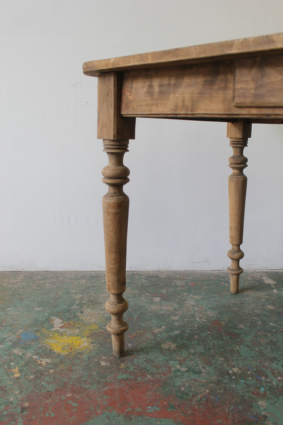 #0840 table