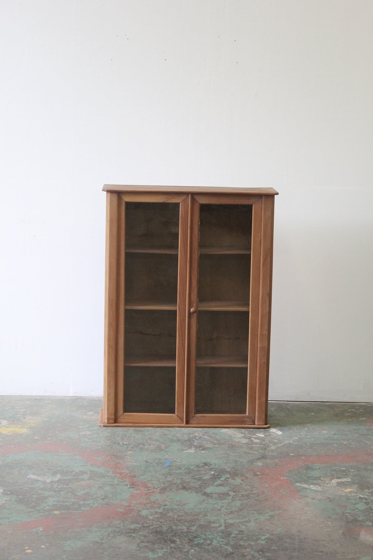 #0843 glass cabinet