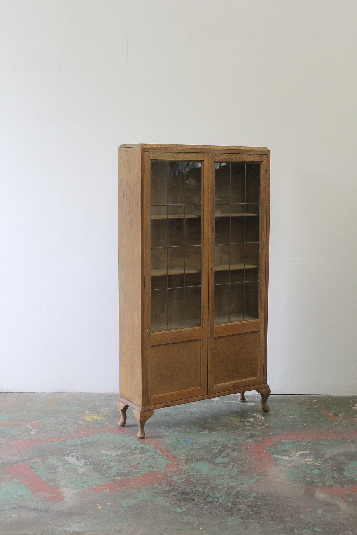 #0849 glass cabinet