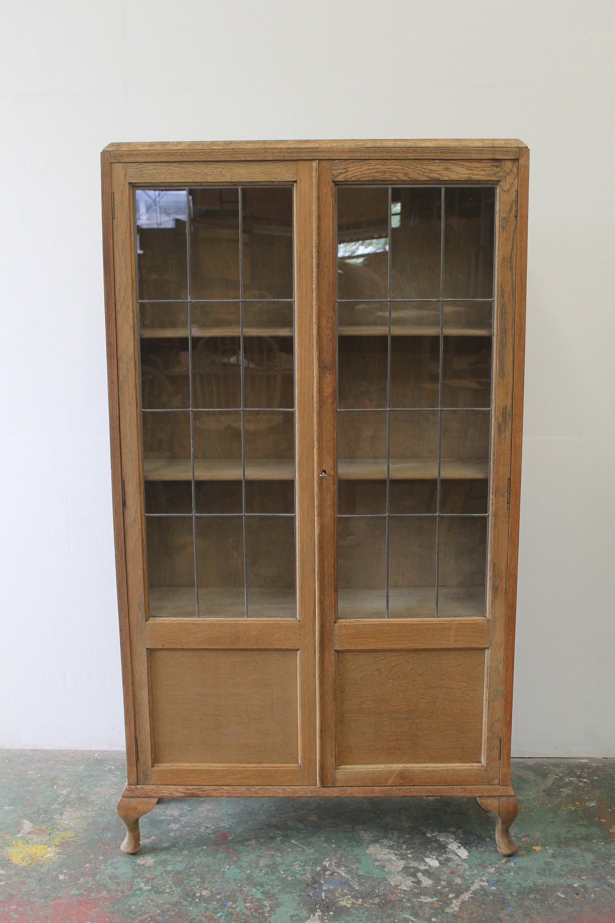 #0849 glass cabinet