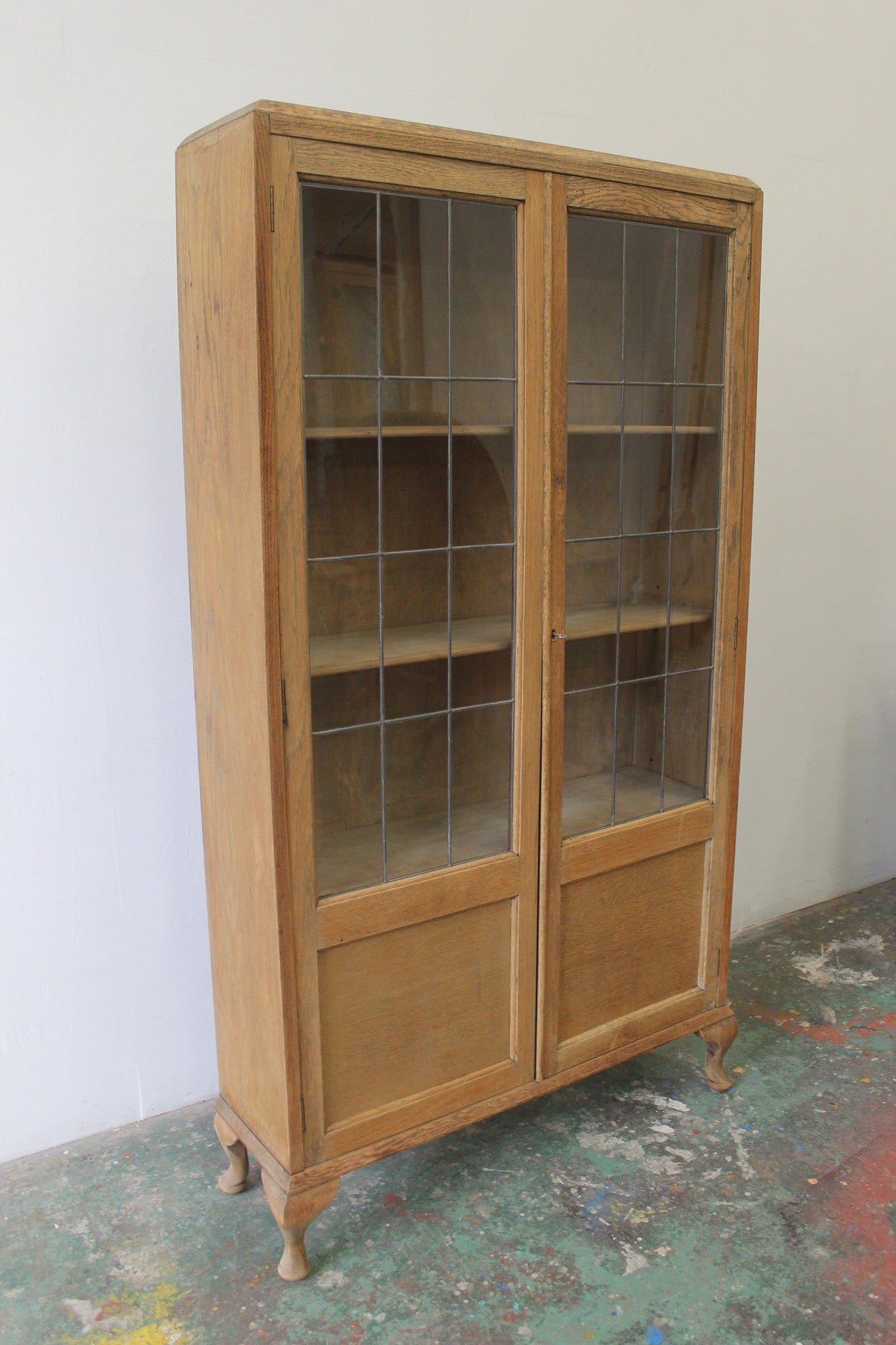 #0849 glass cabinet