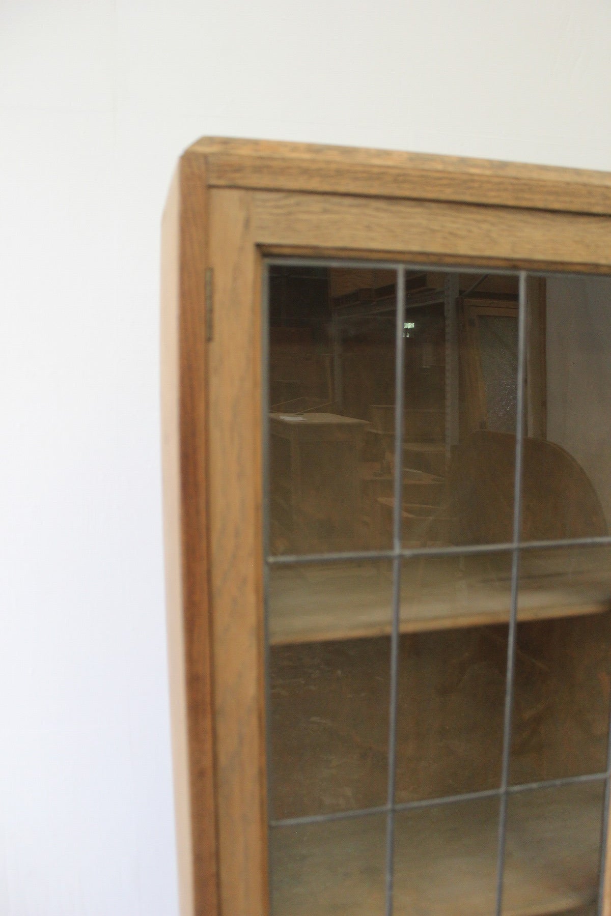 #0849 glass cabinet