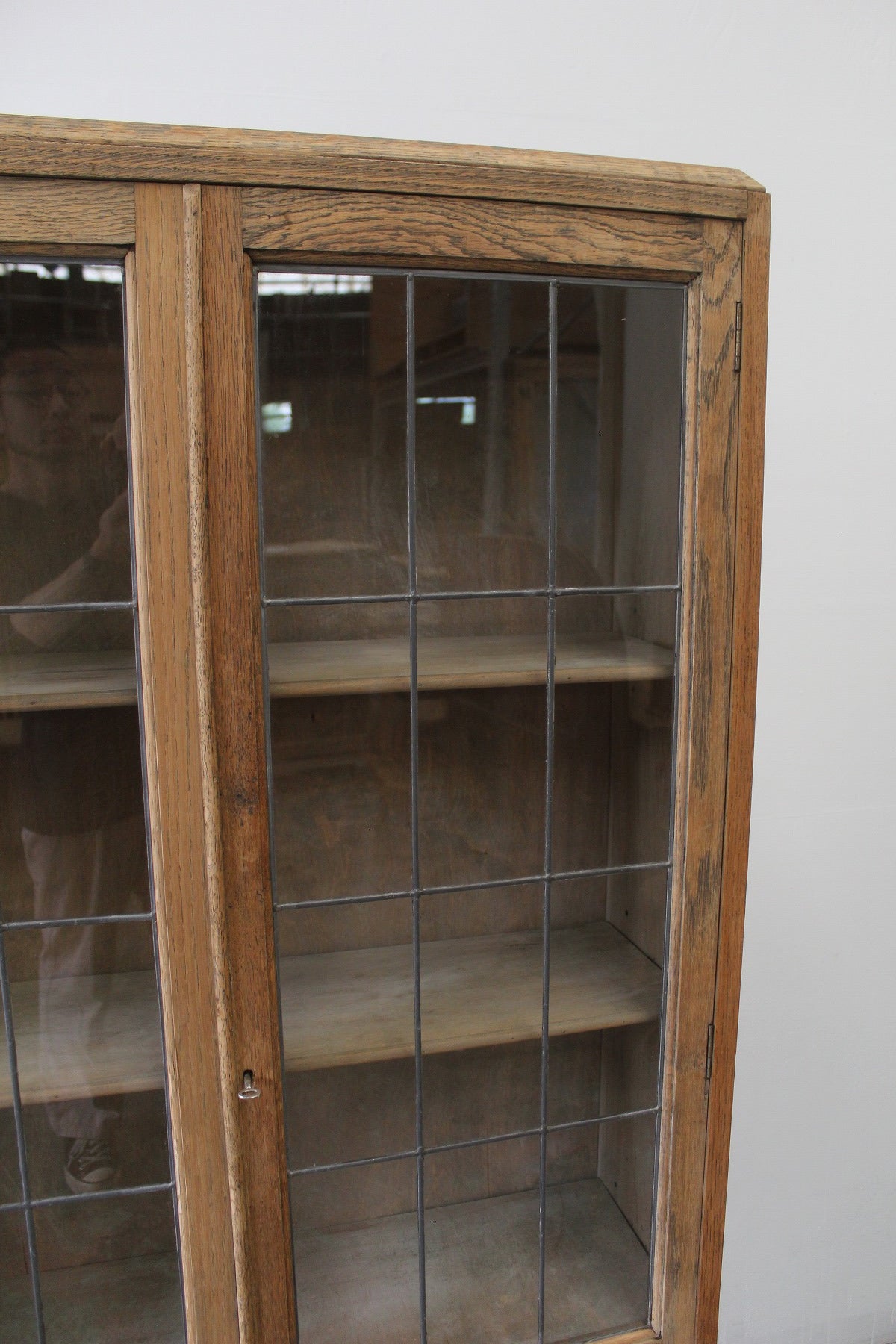 #0849 glass cabinet