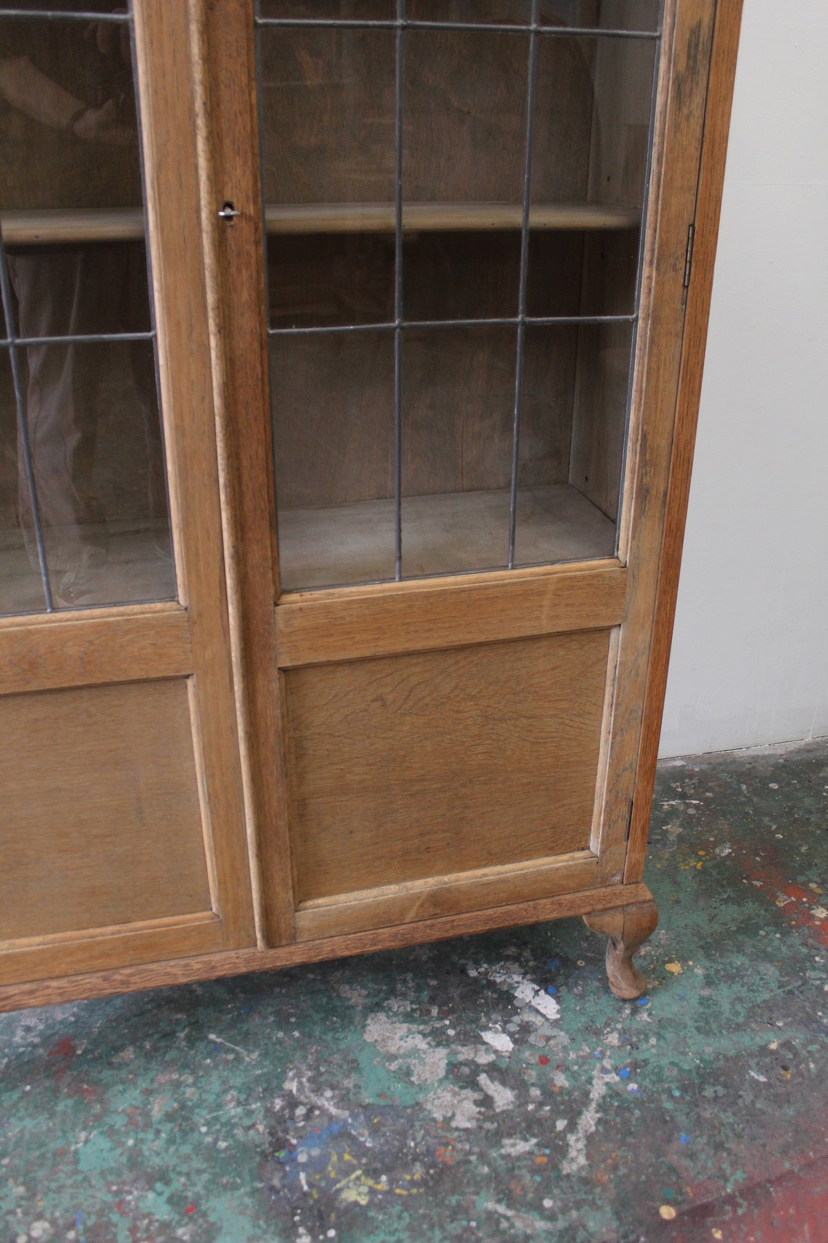 #0849 glass cabinet