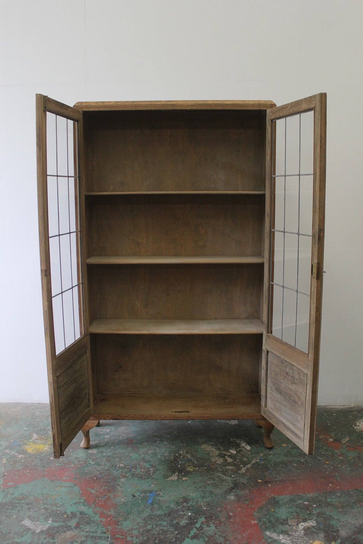 #0849 glass cabinet