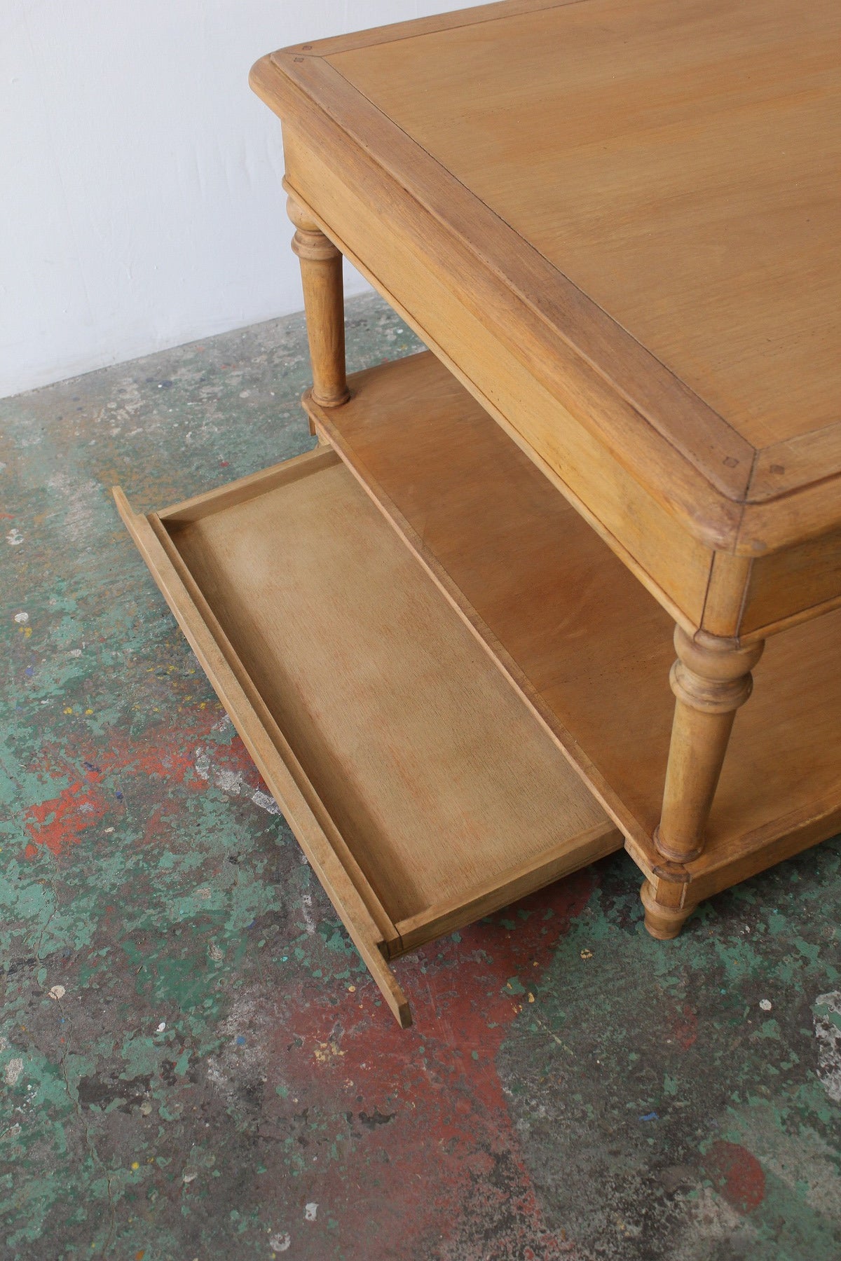 #0839 coffee table