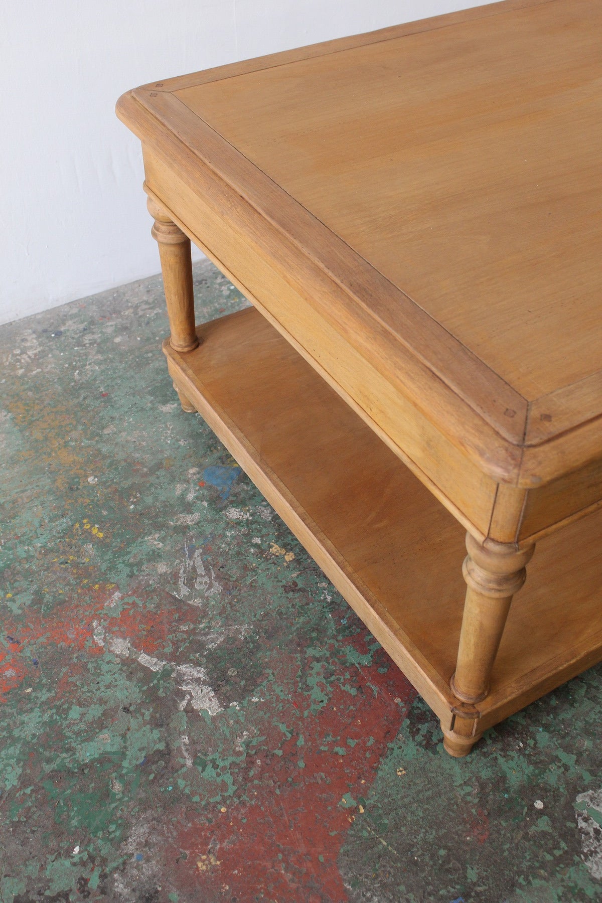 #0839 coffee table
