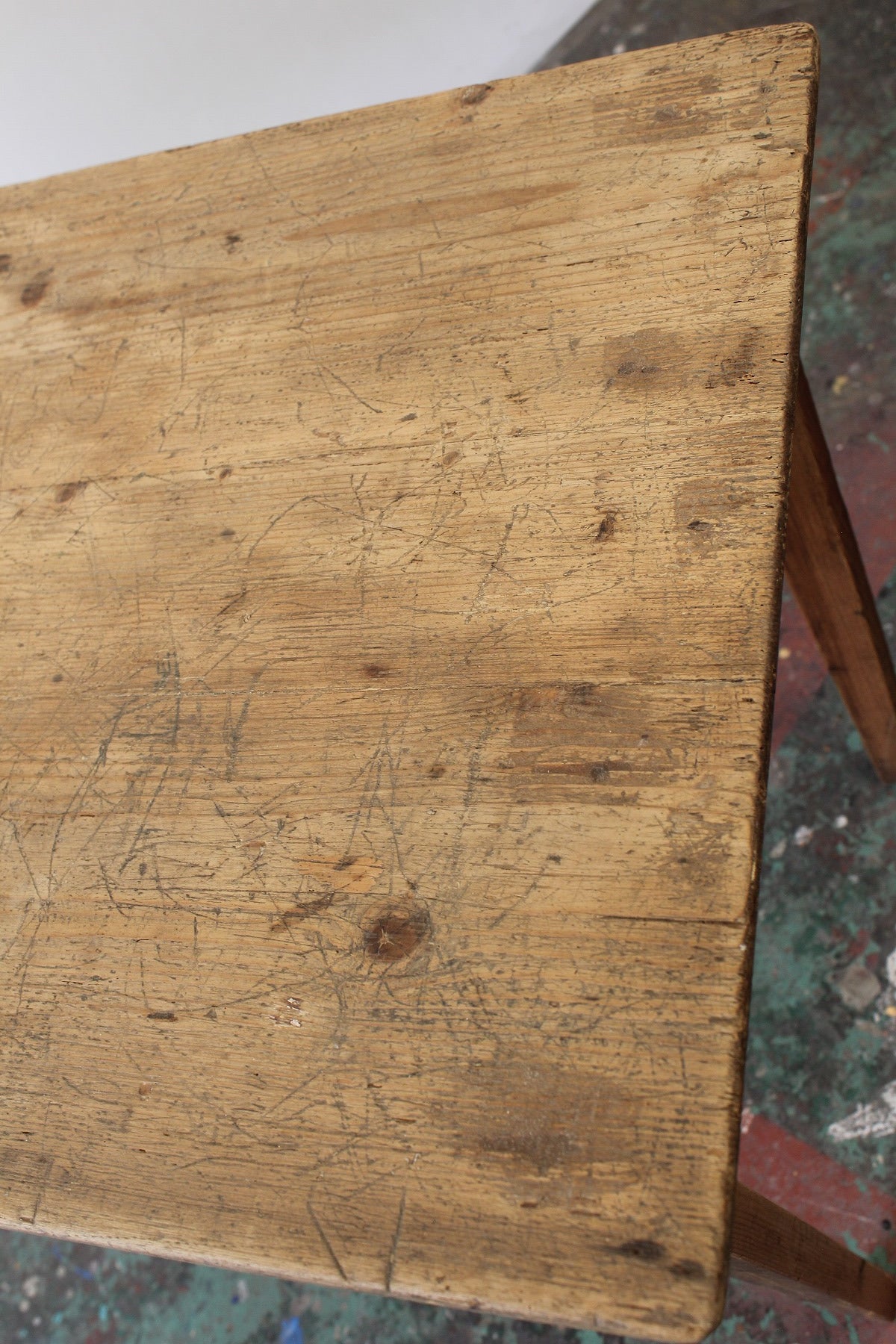 #0857 table