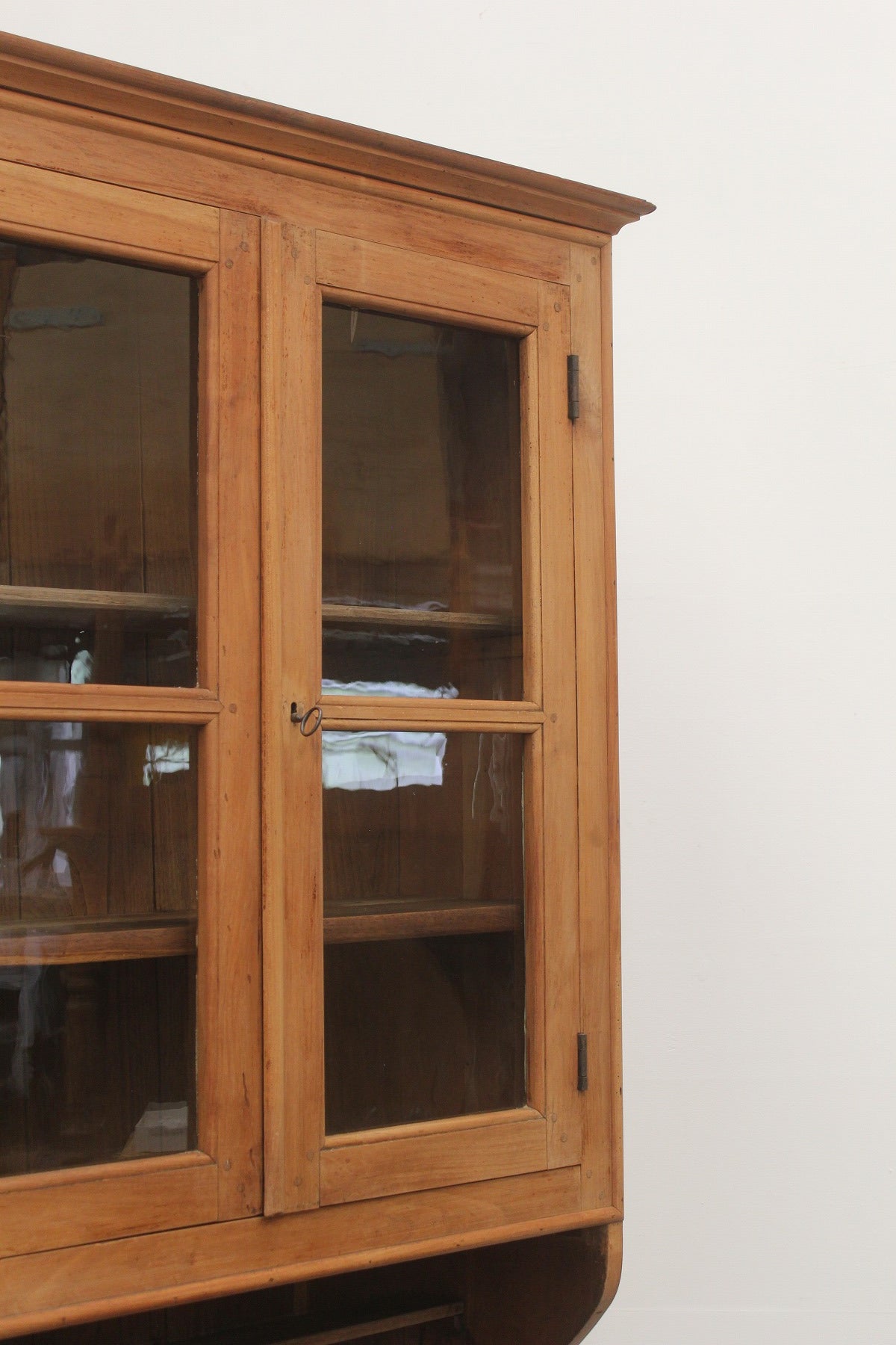 #0868 cupboard