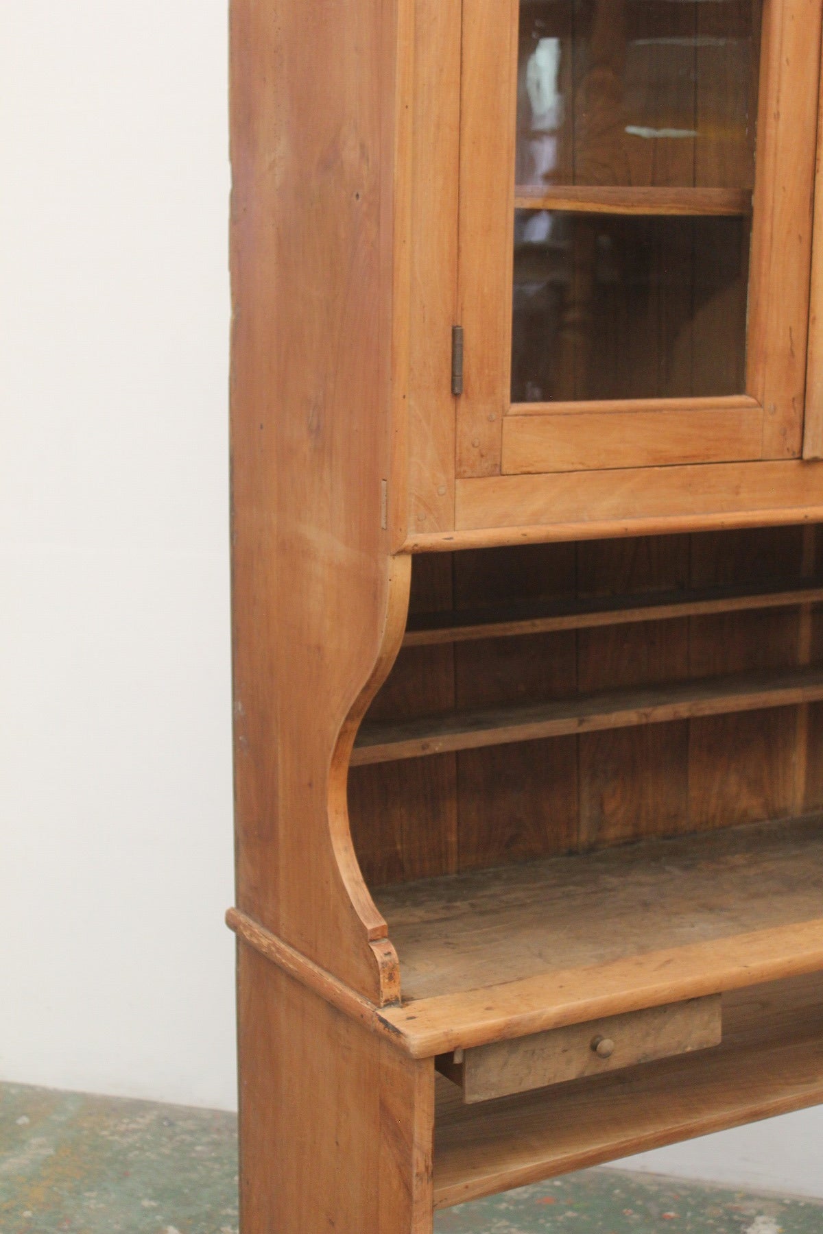 #0868 cupboard