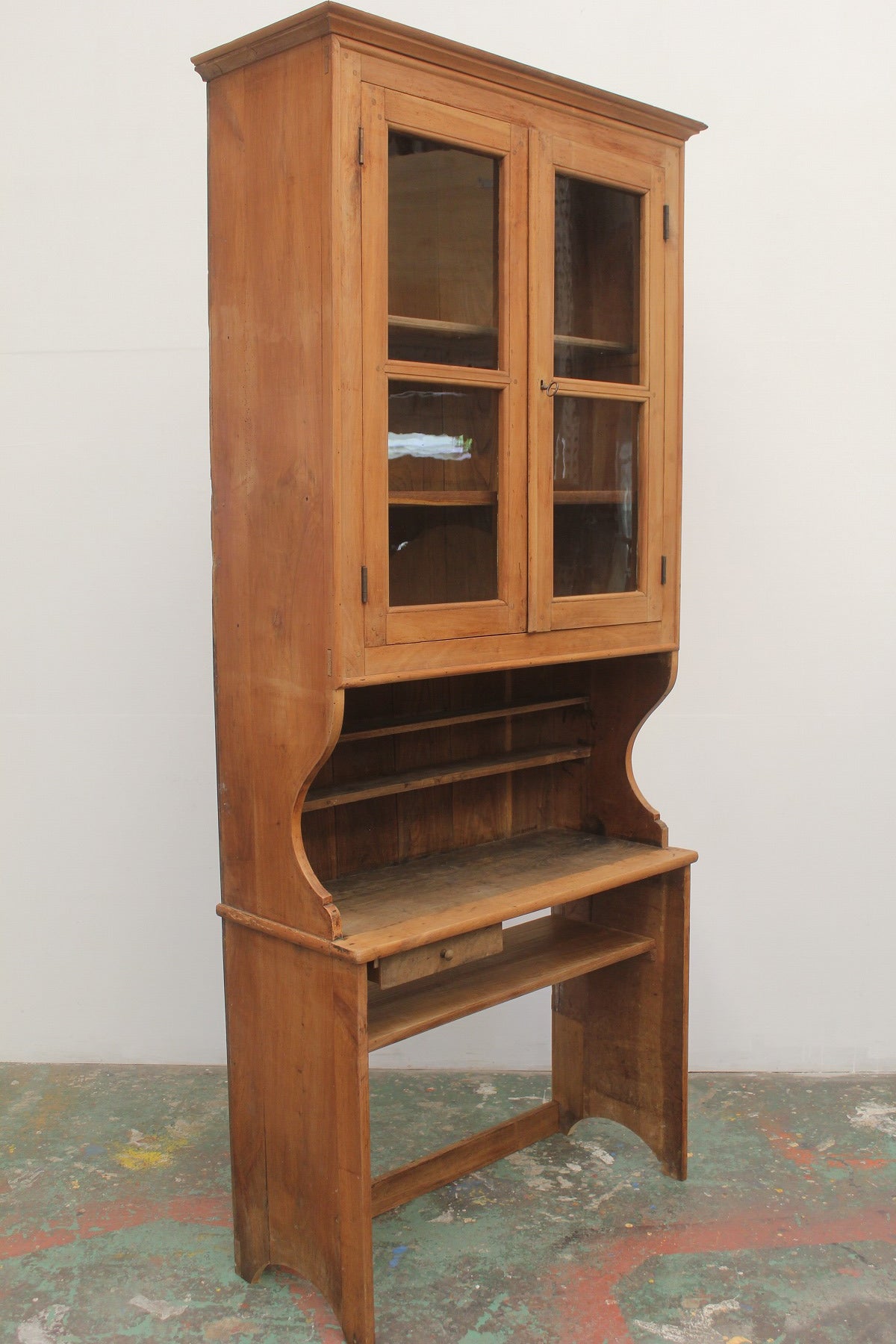 #0868 cupboard