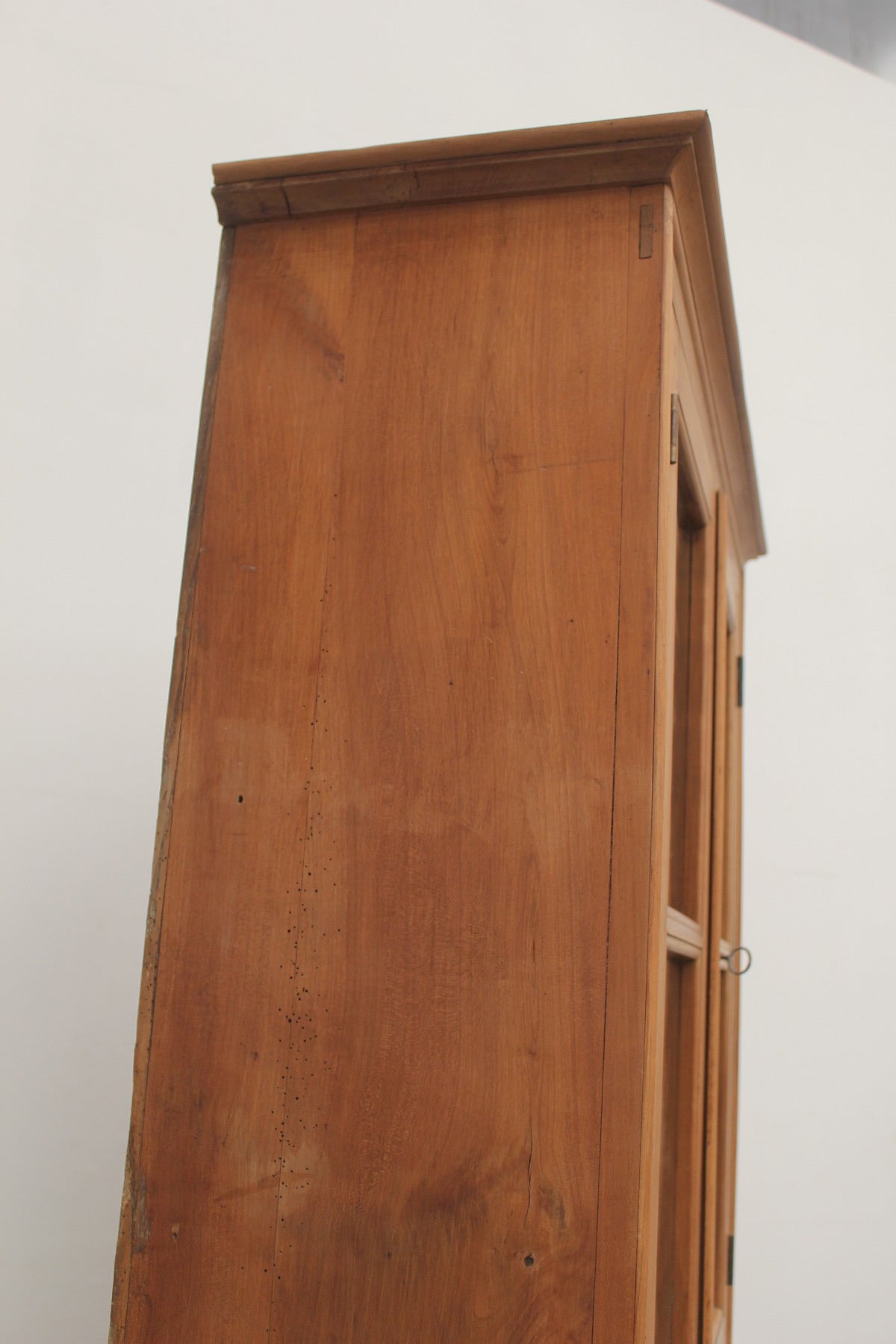 #0868 cupboard