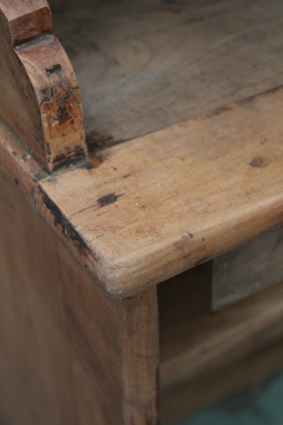 #0868 cupboard