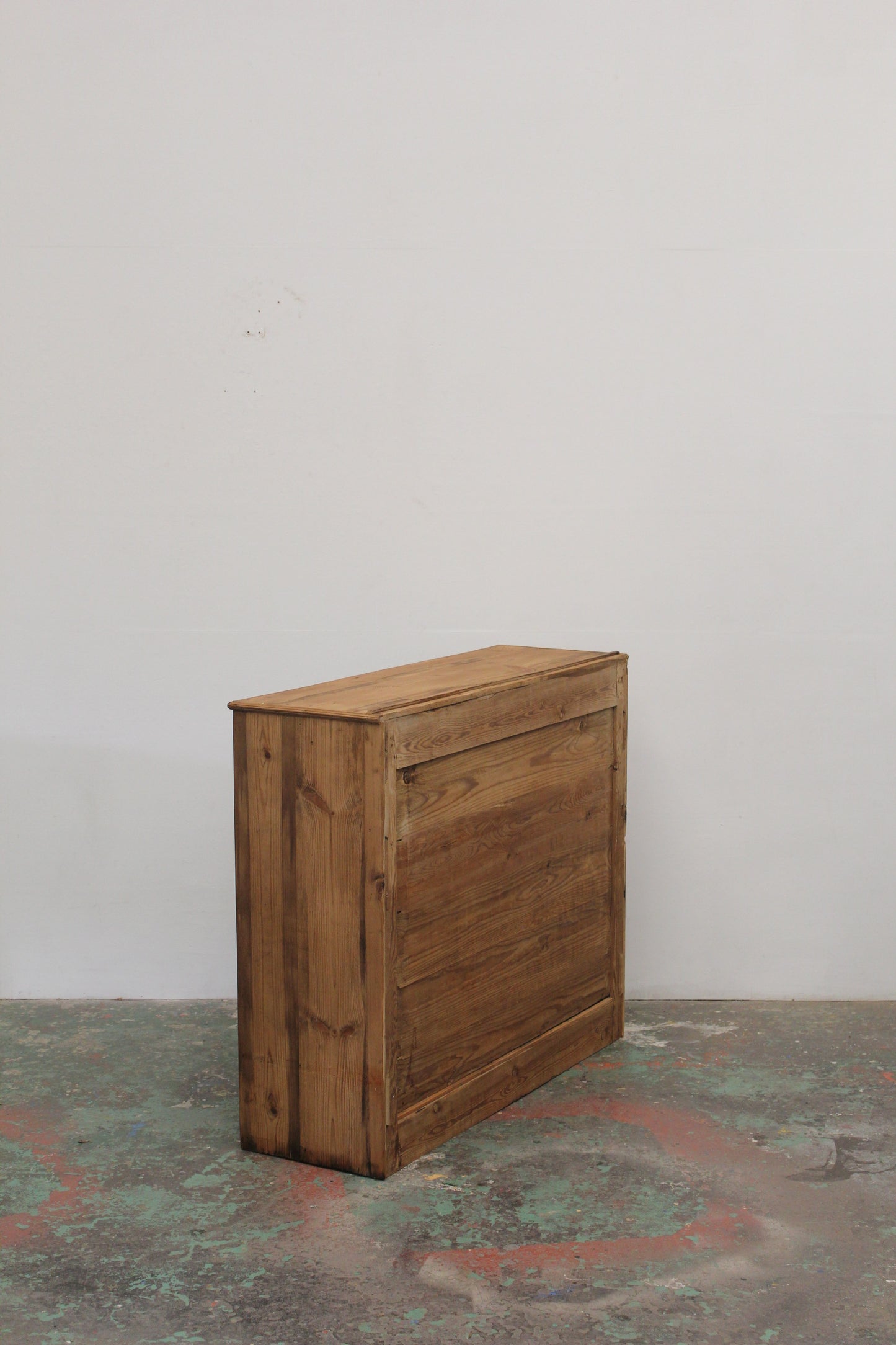 #1120 glass cabinet