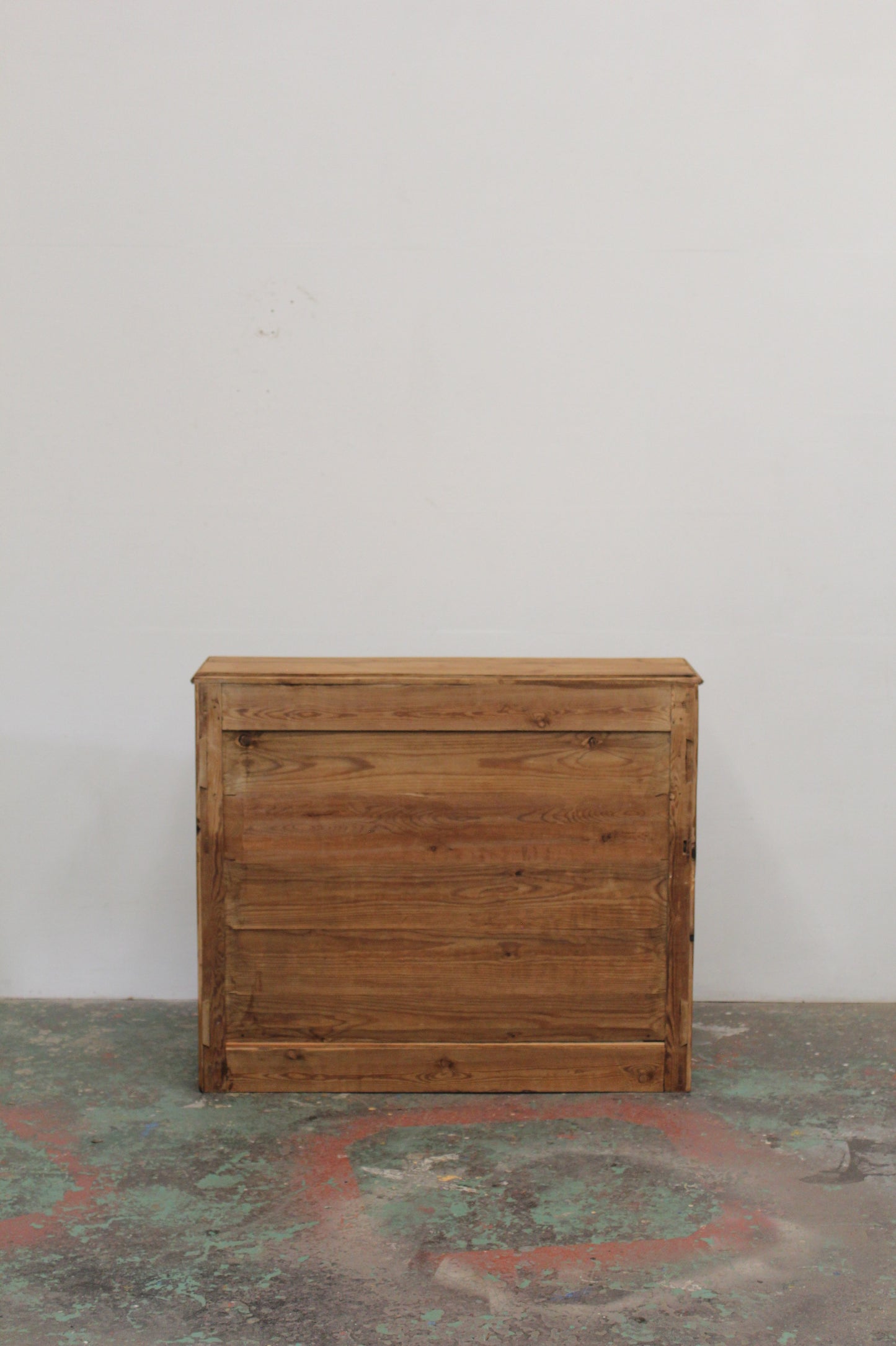 #1120 glass cabinet