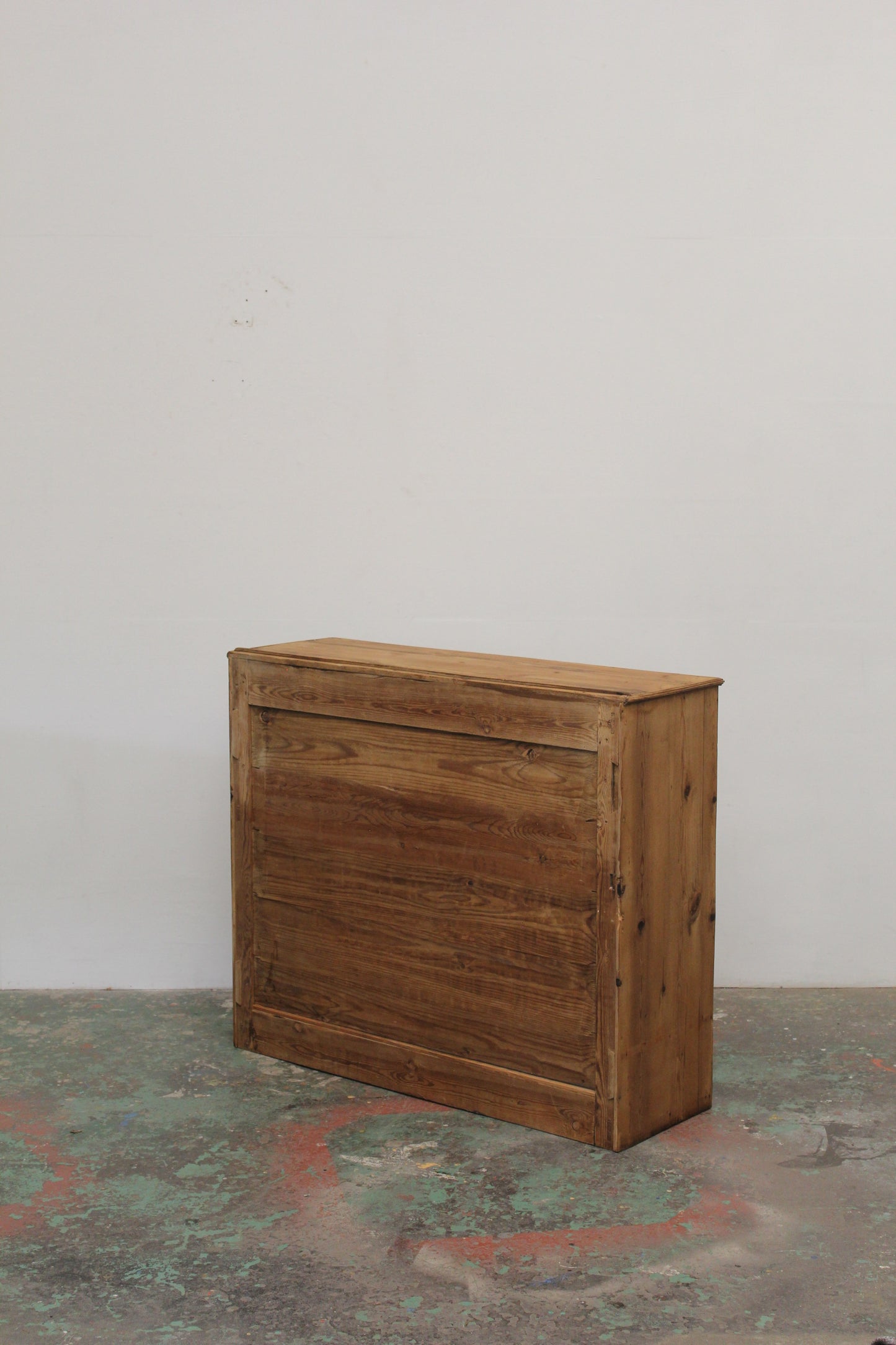 #1120 glass cabinet
