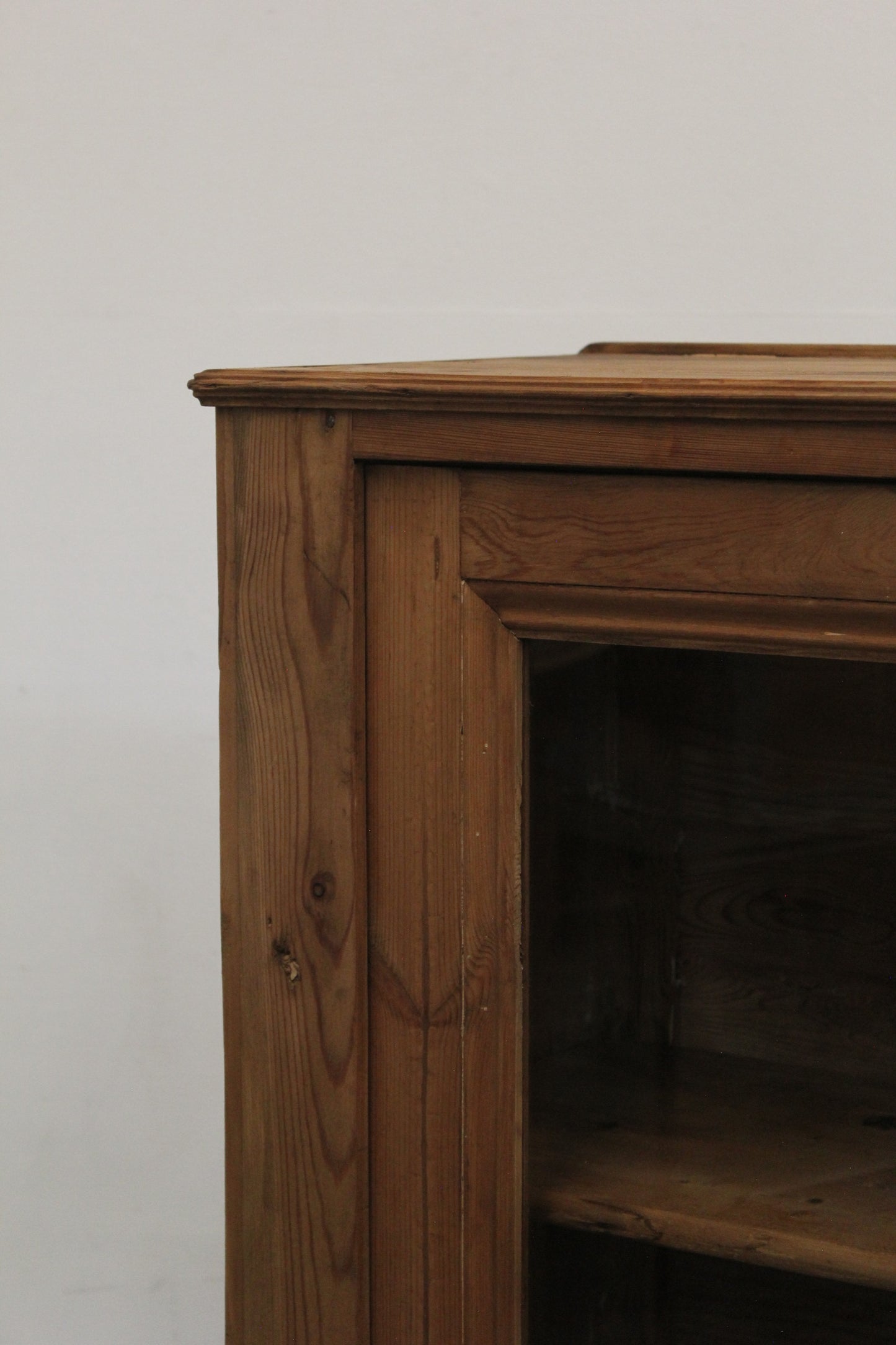 #1120 glass cabinet