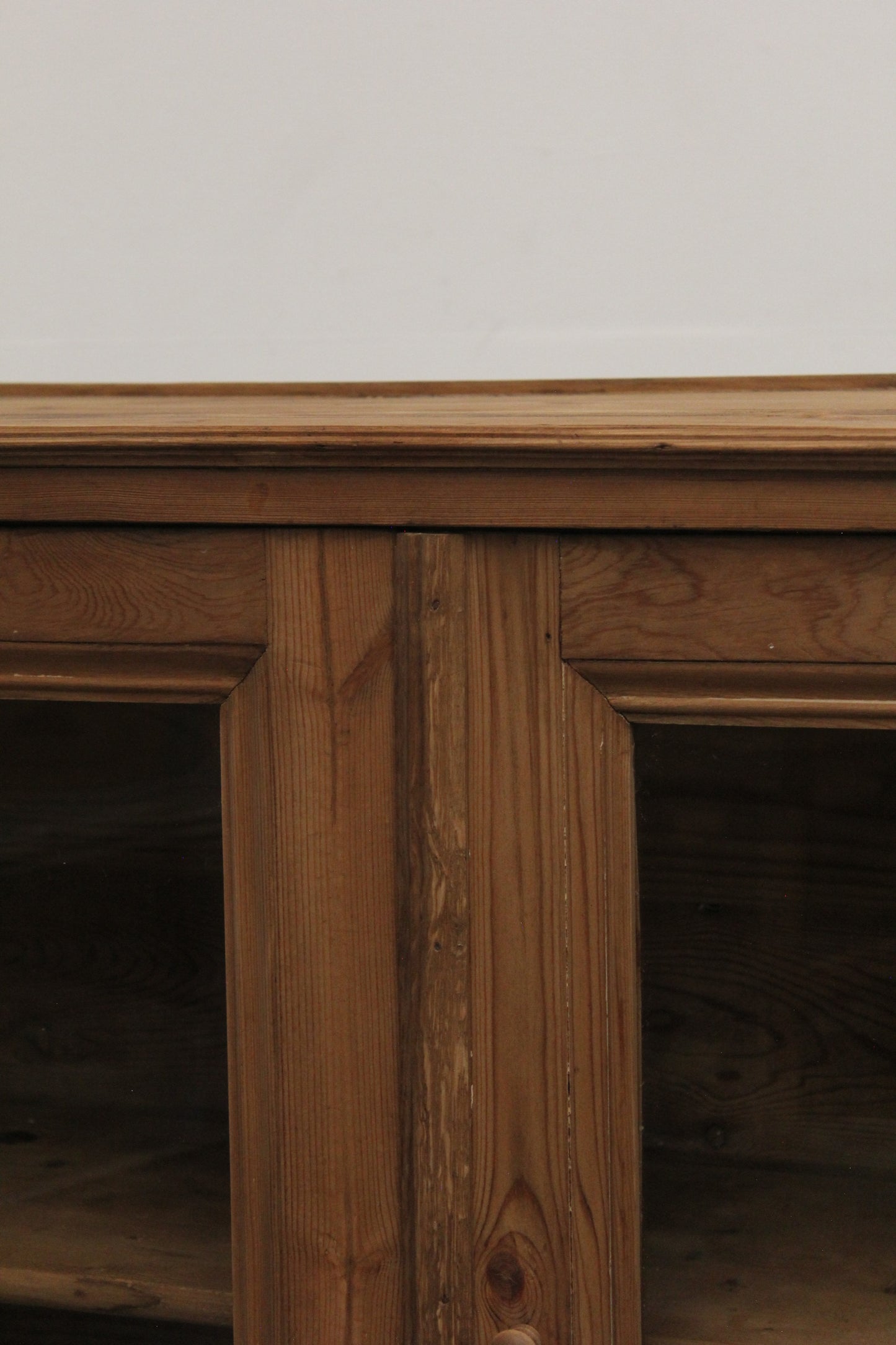 #1120 glass cabinet