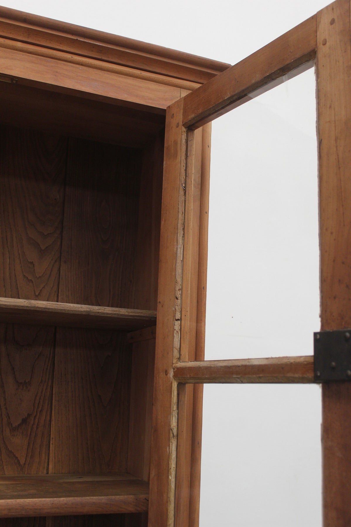 #0868 cupboard