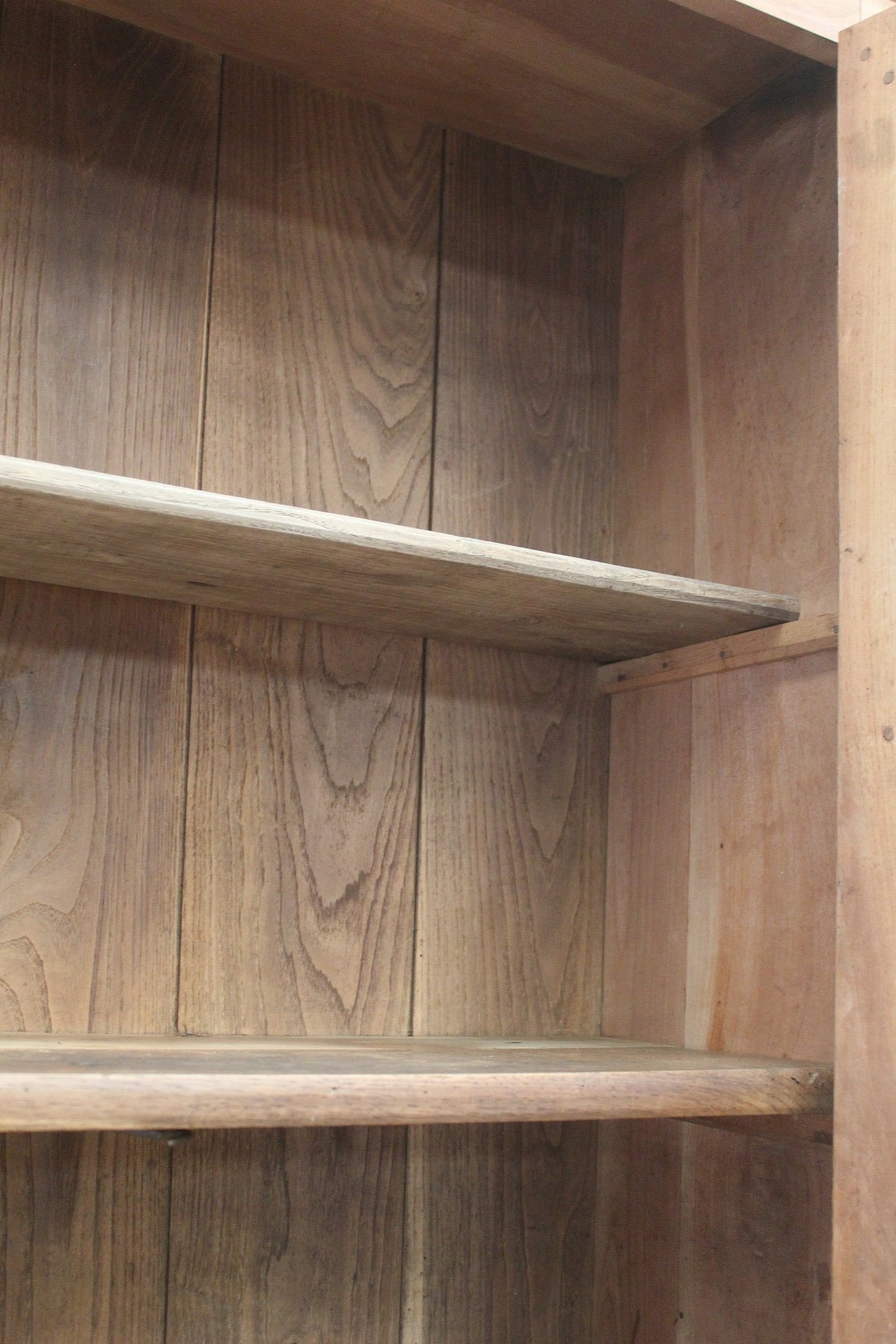 #0868 cupboard