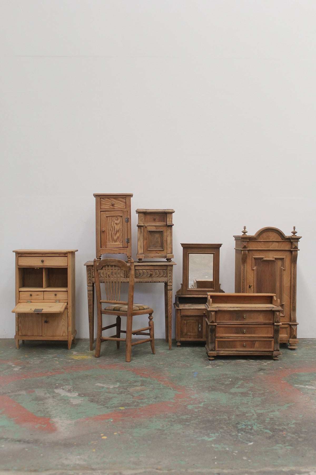 #0883 miniature furniture