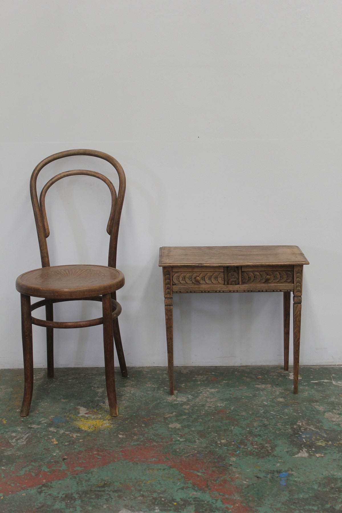 #0833 A miniature table
