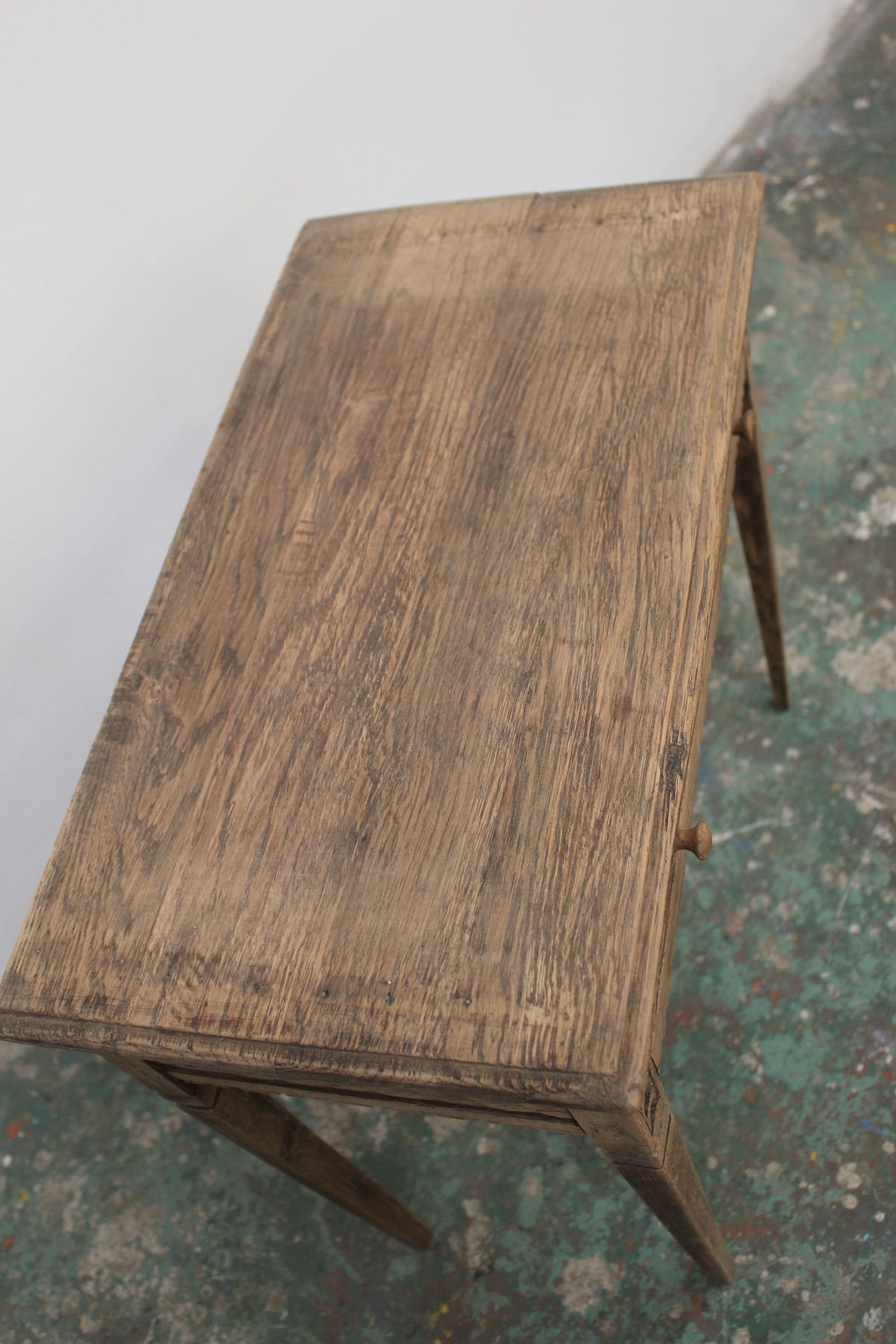 #0833 A miniature table