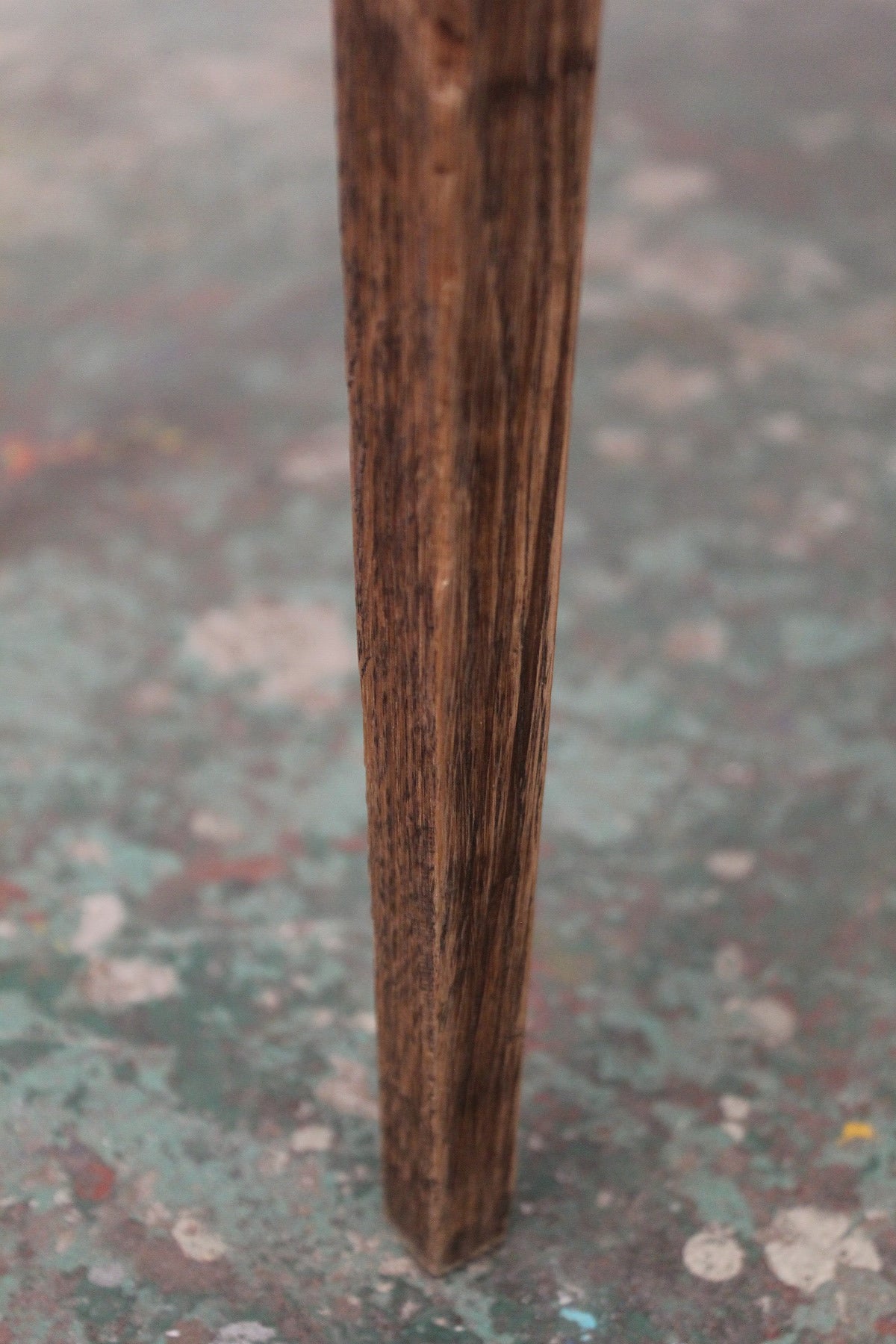 #0833 A miniature table