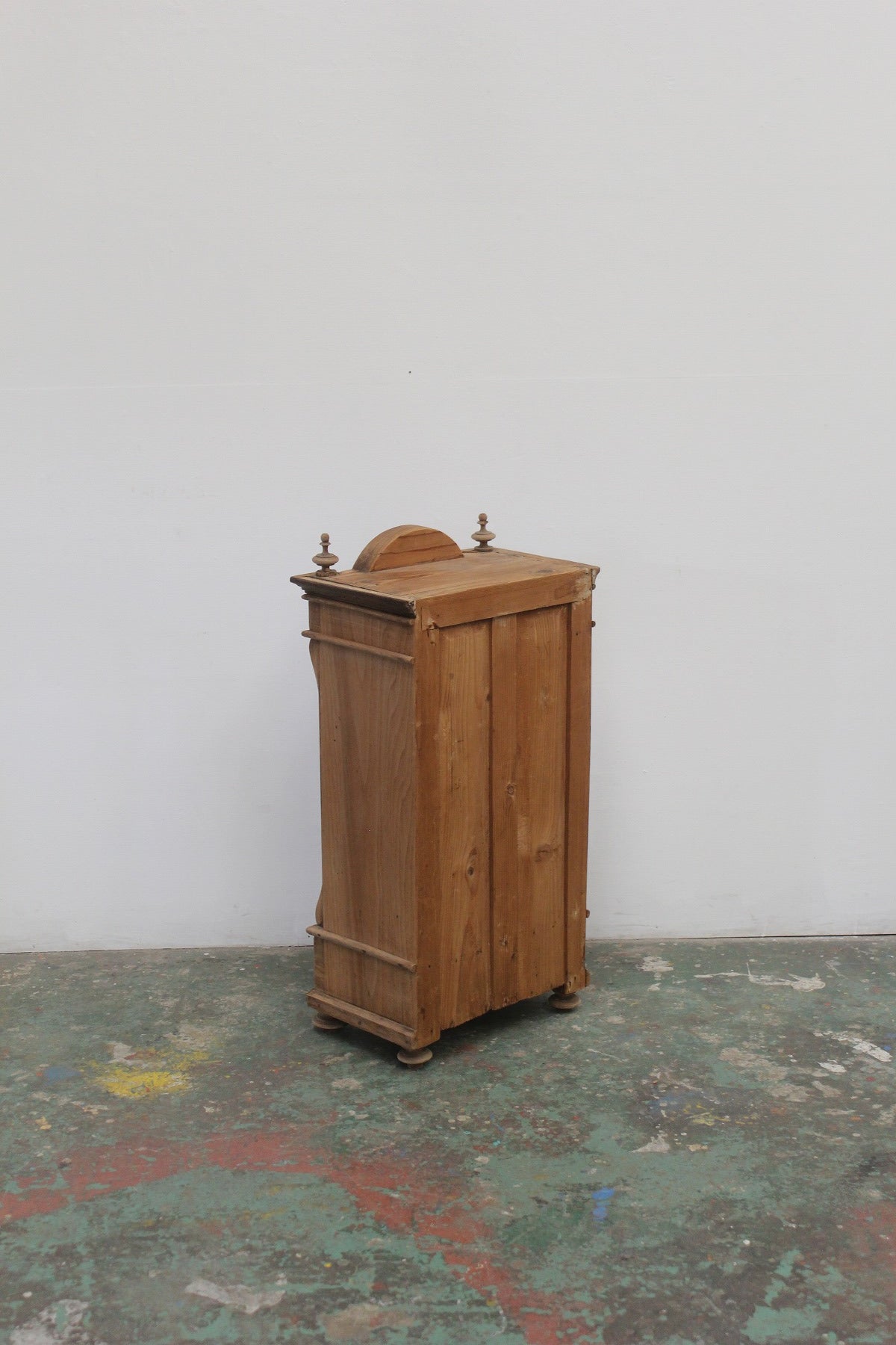 #0833 C miniature wardrobe