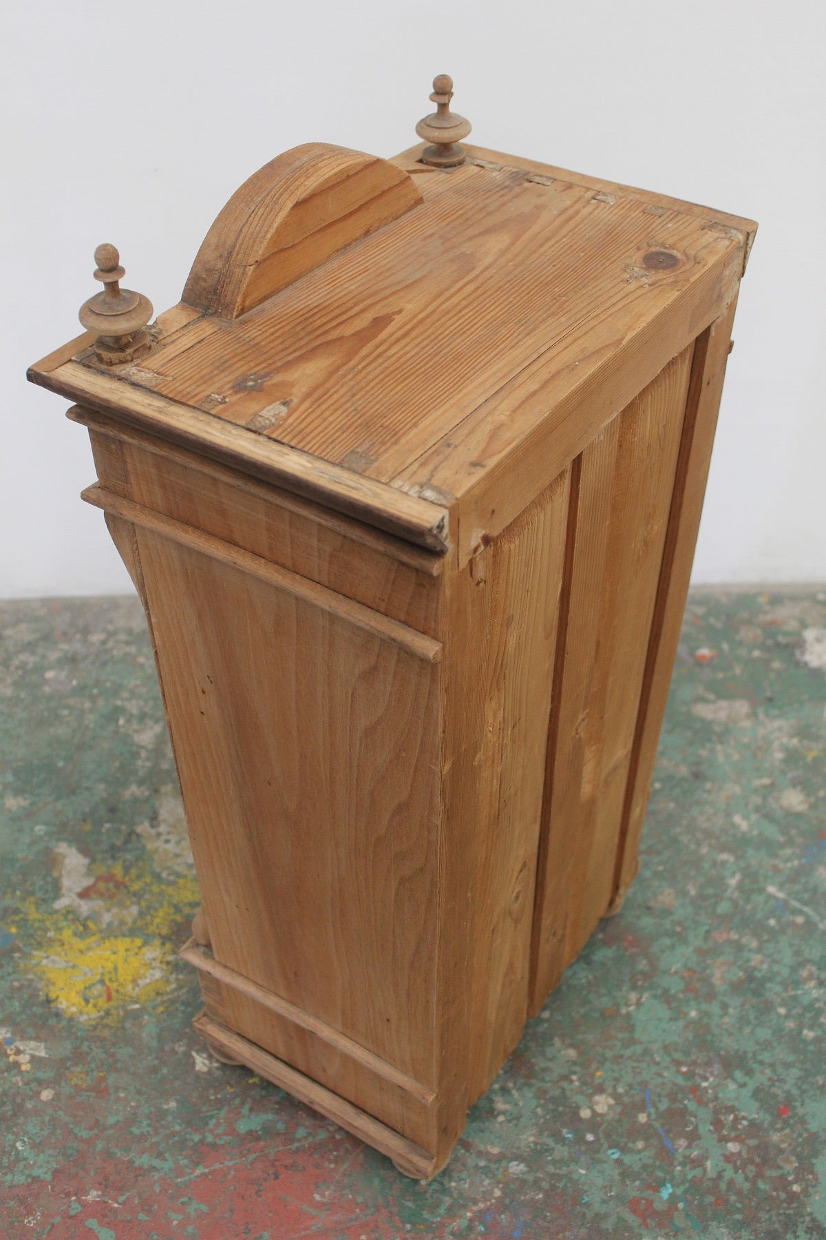 #0833 C miniature wardrobe