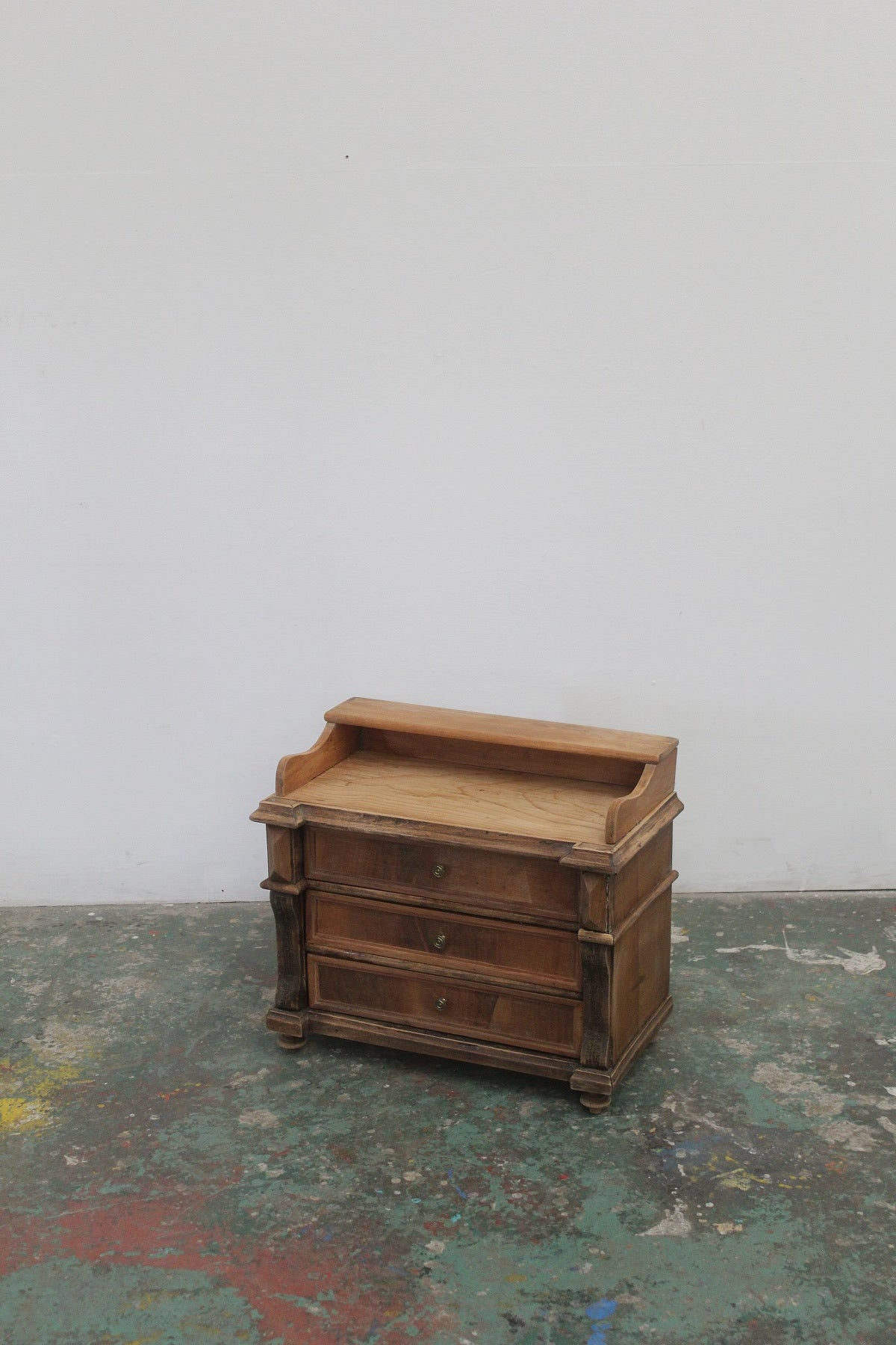 #0833 D miniature chest