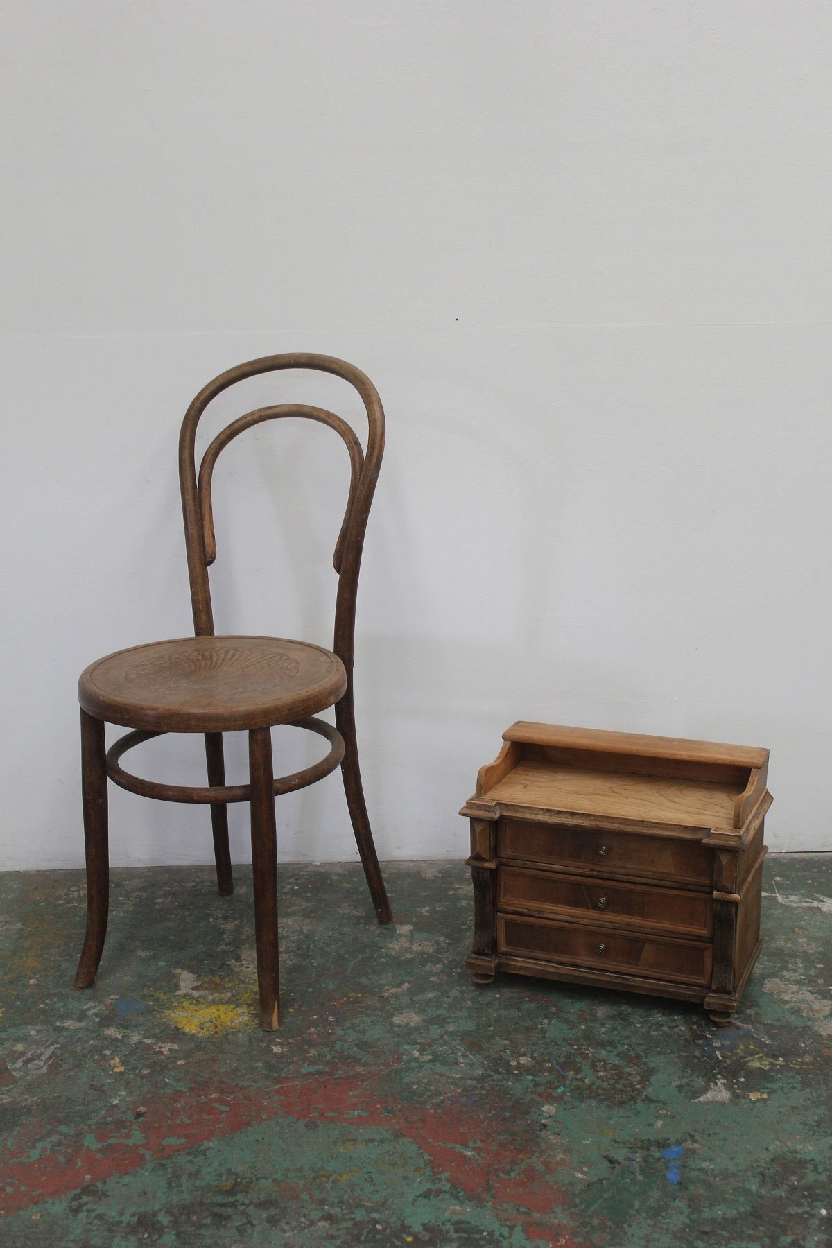 #0833 D miniature chest