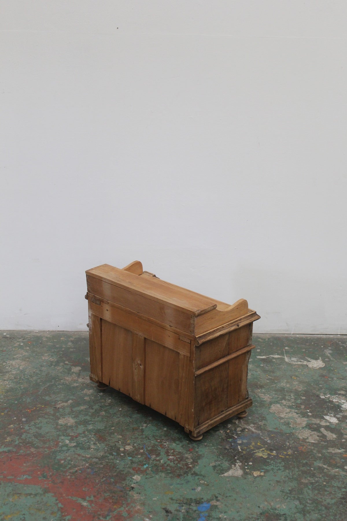 #0833 D miniature chest