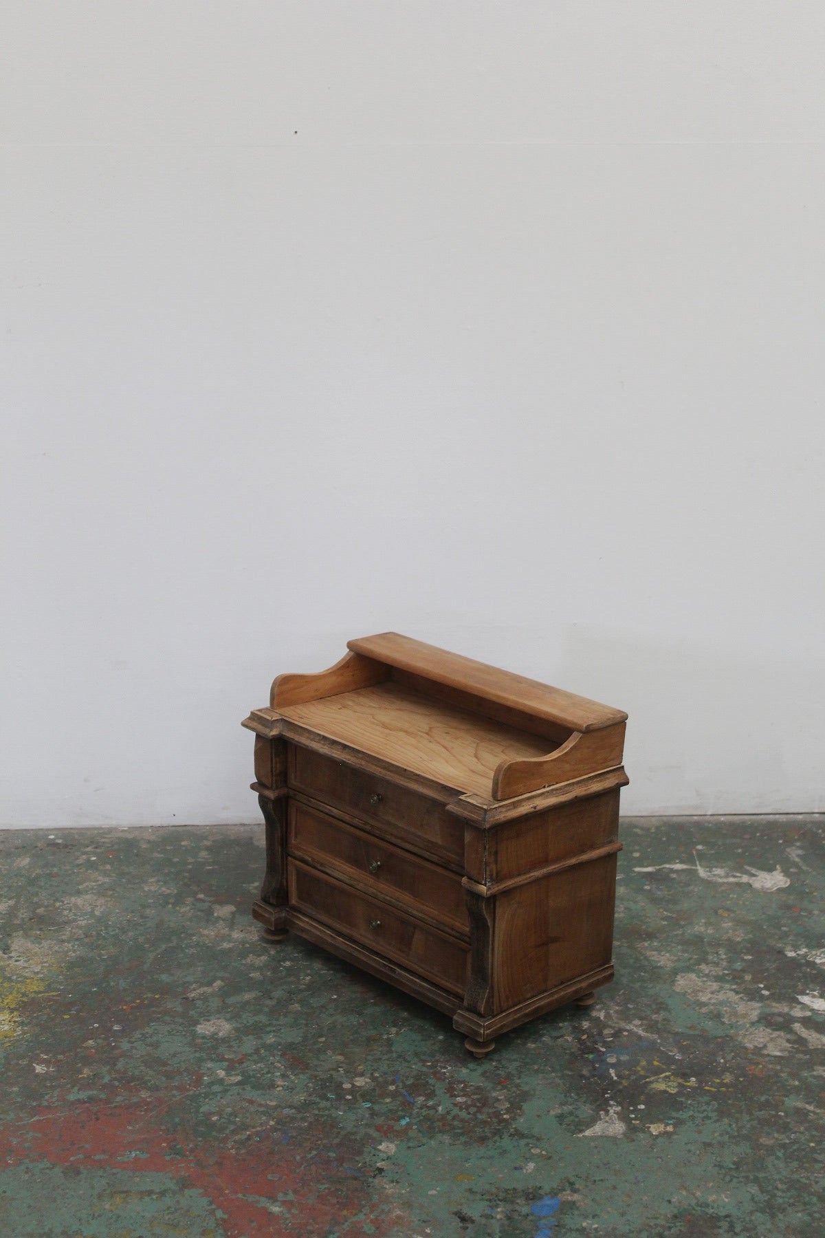 #0833 D miniature chest