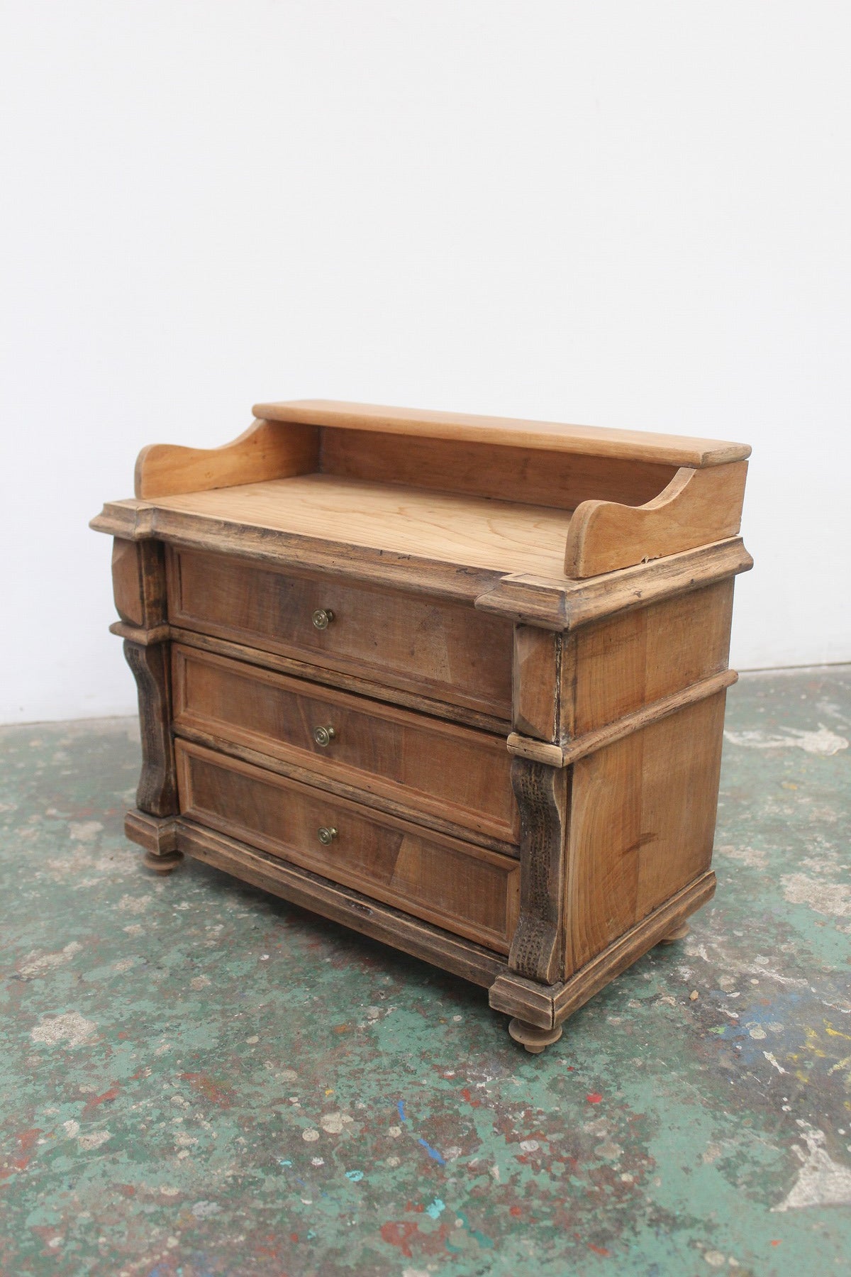 #0833 D miniature chest
