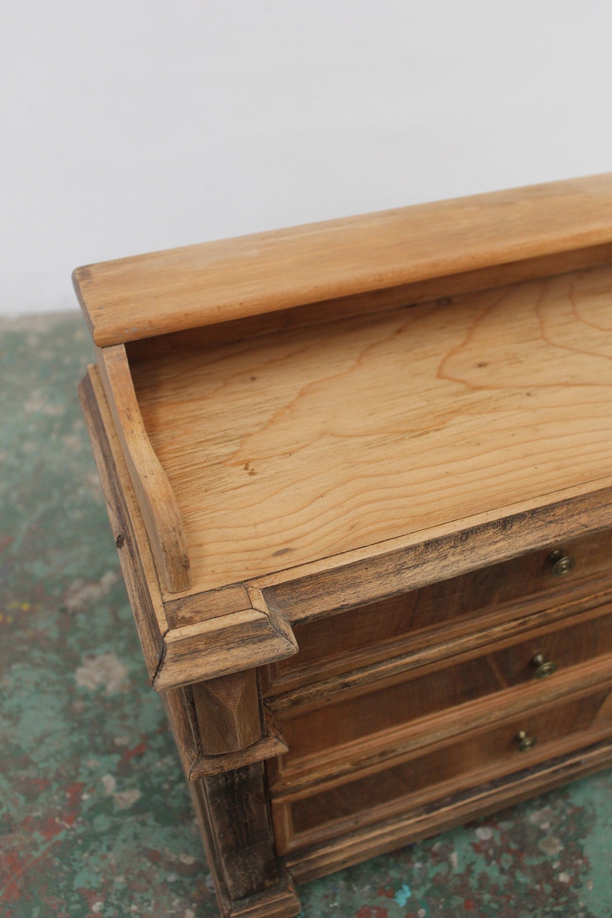 #0833 D miniature chest
