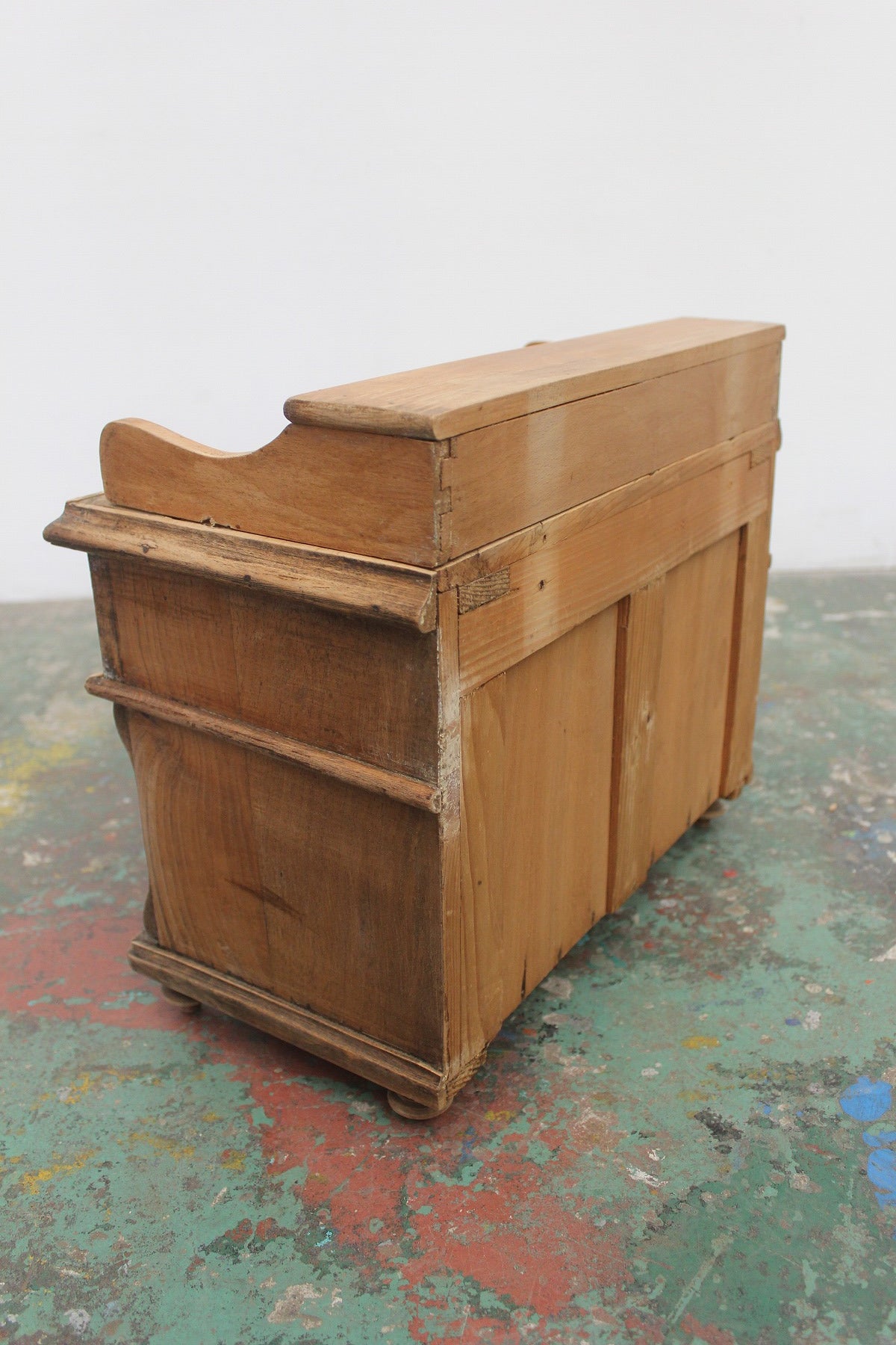 #0833 D miniature chest