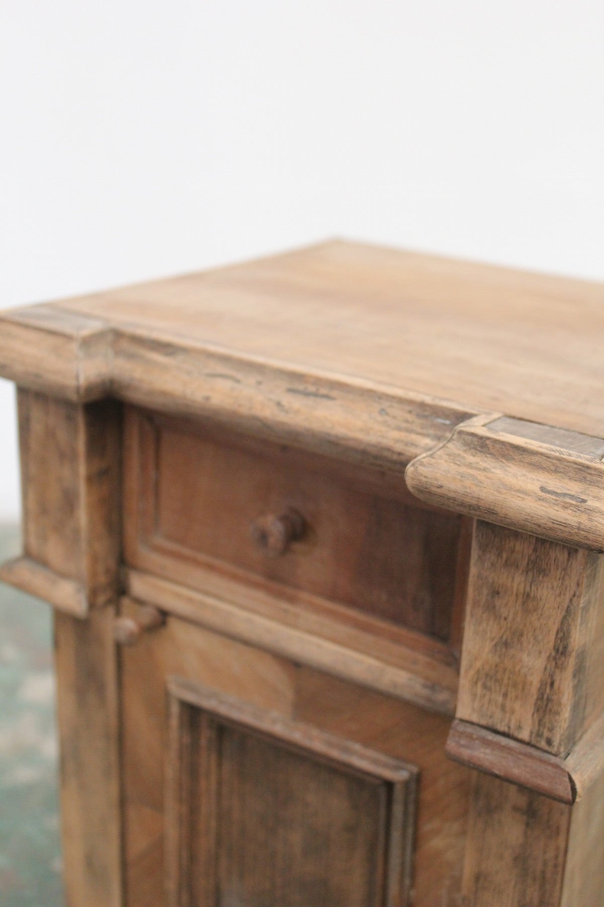 #0833 E miniature cabinet
