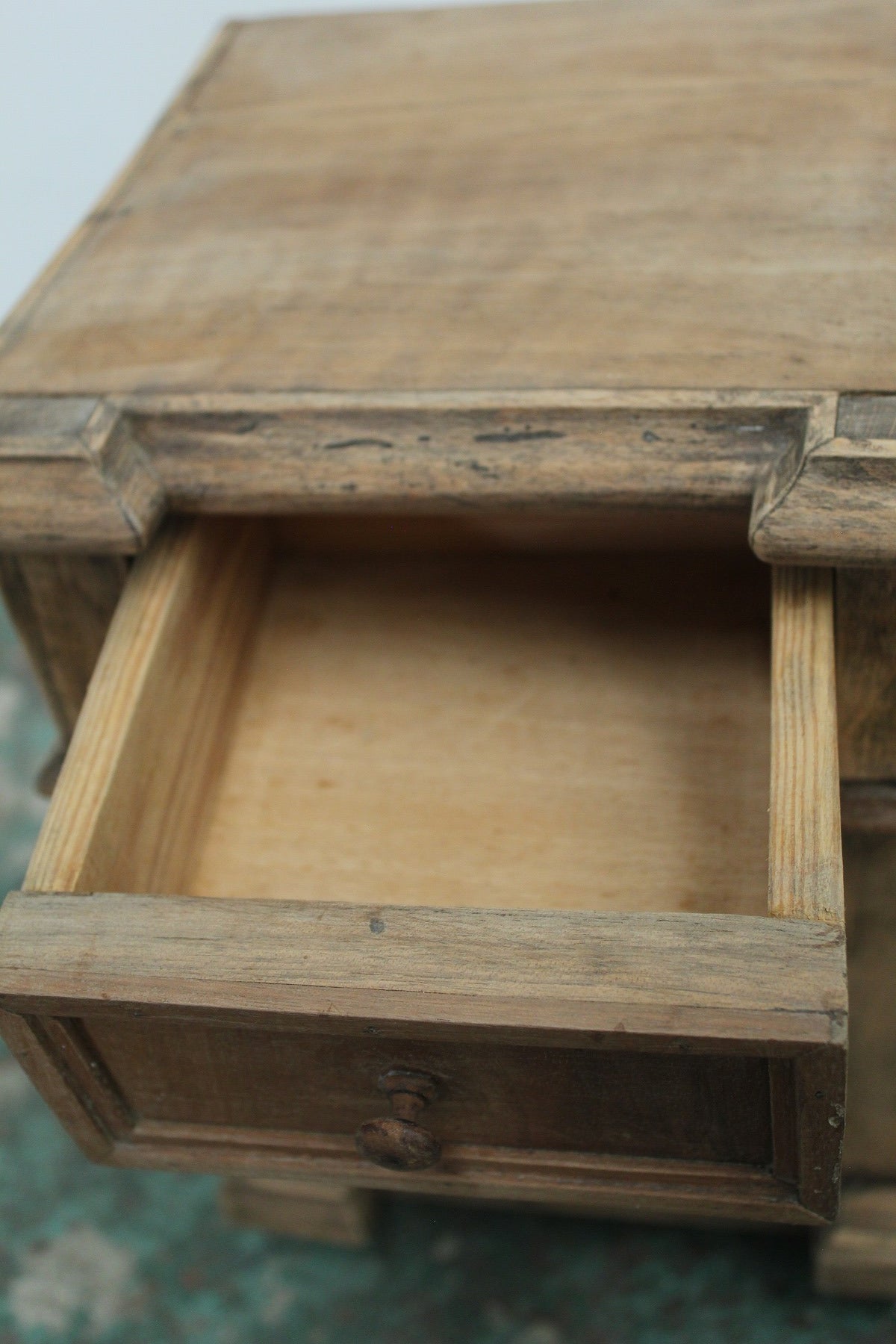 #0833 E miniature cabinet