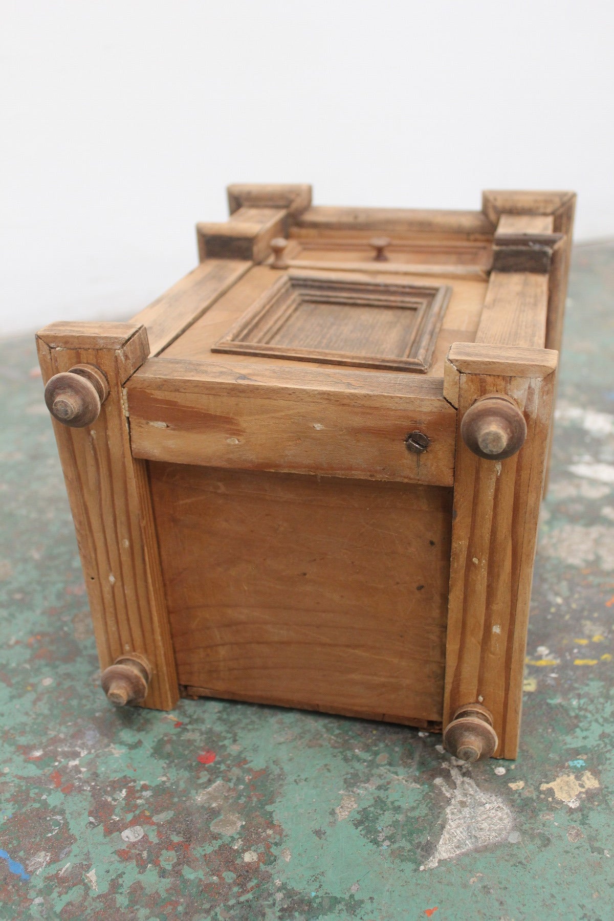 #0833 E miniature cabinet