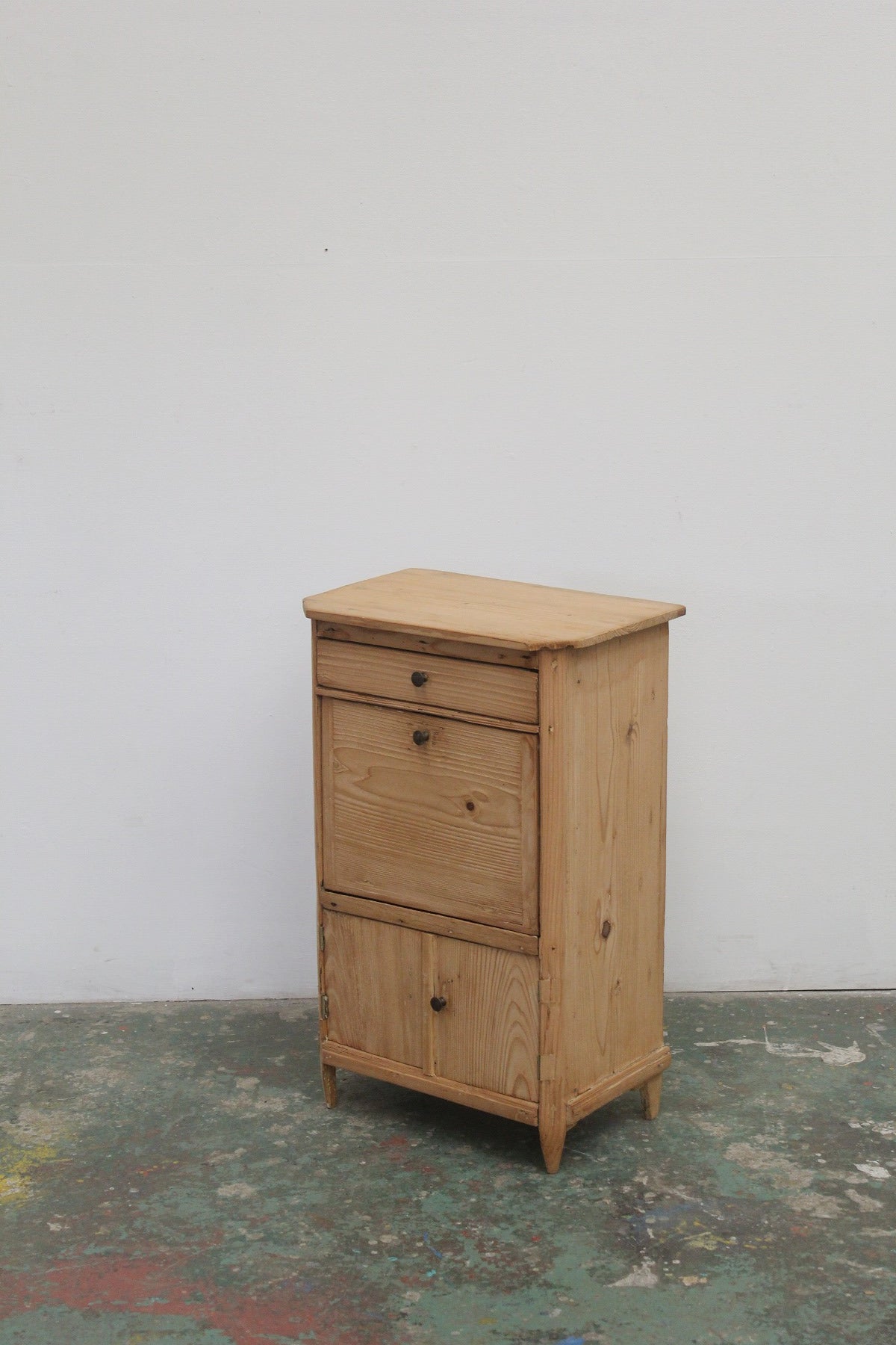 #0833 F miniature writing bureau