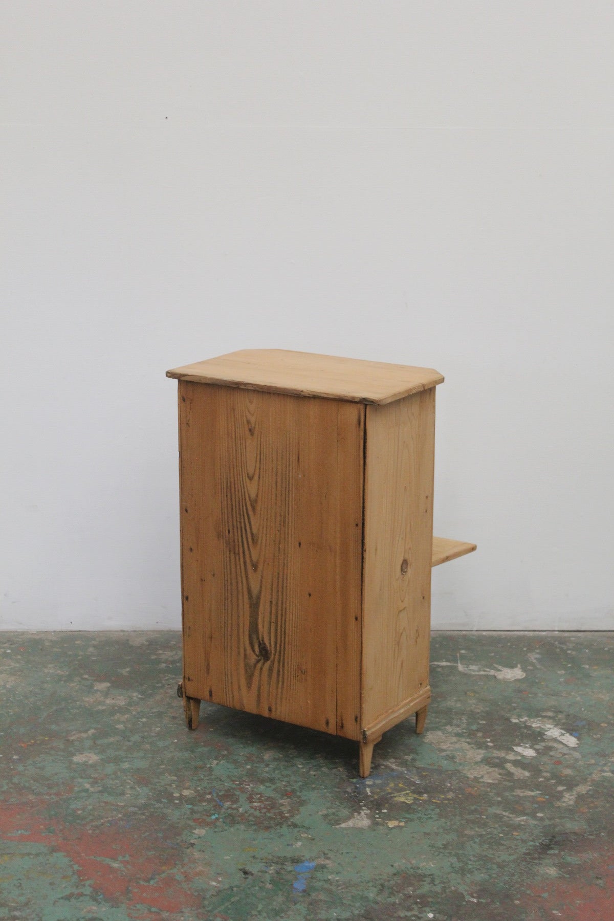 #0833 F miniature writing bureau