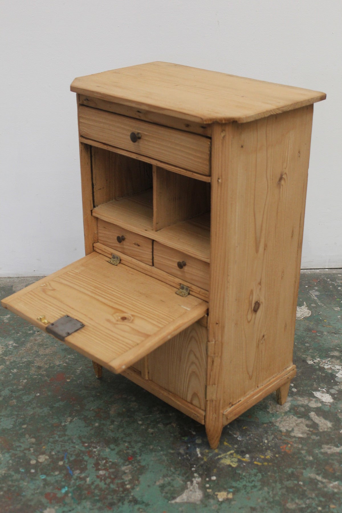 #0833 F miniature writing bureau