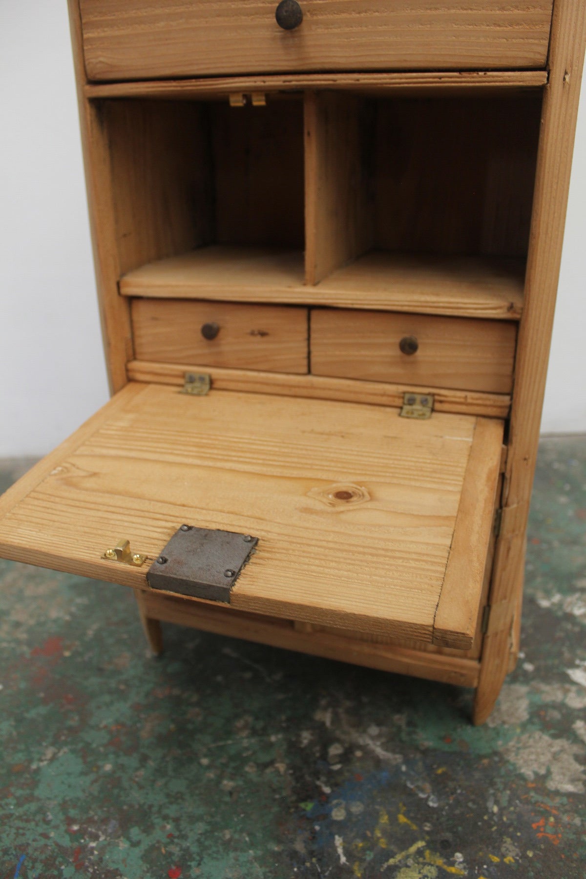 #0833 F miniature writing bureau