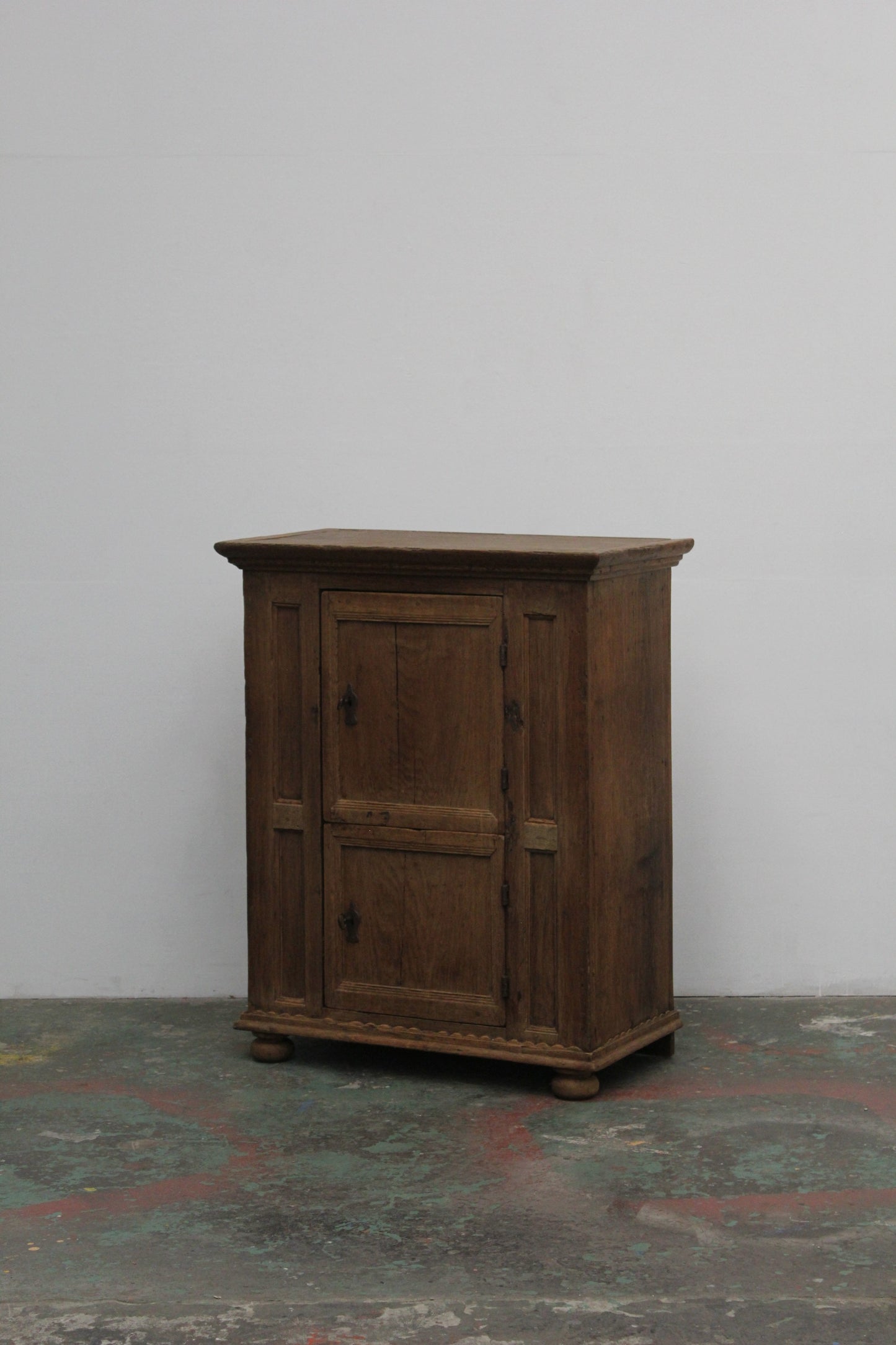 #1166 cabinet