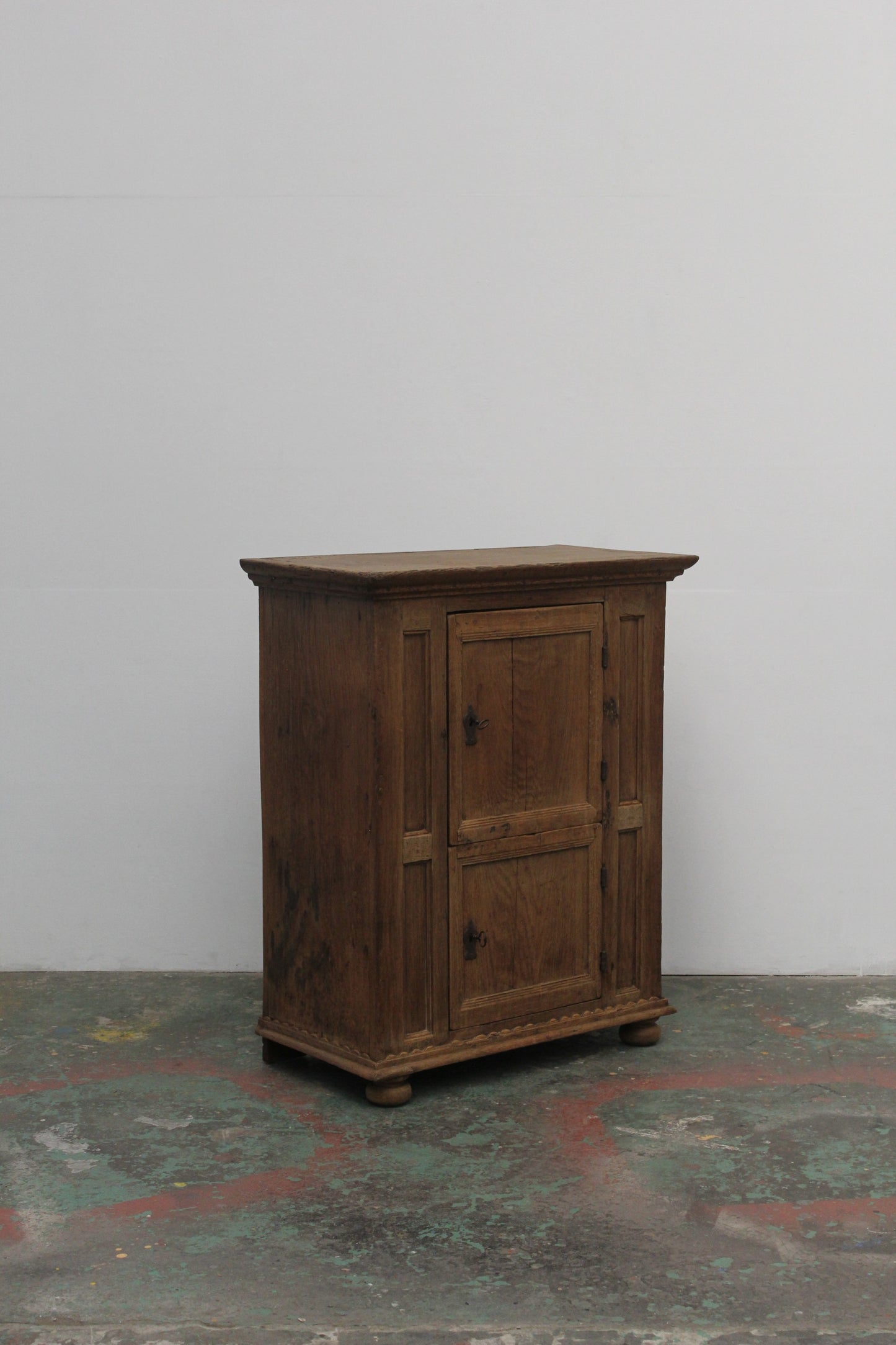 #1166 cabinet