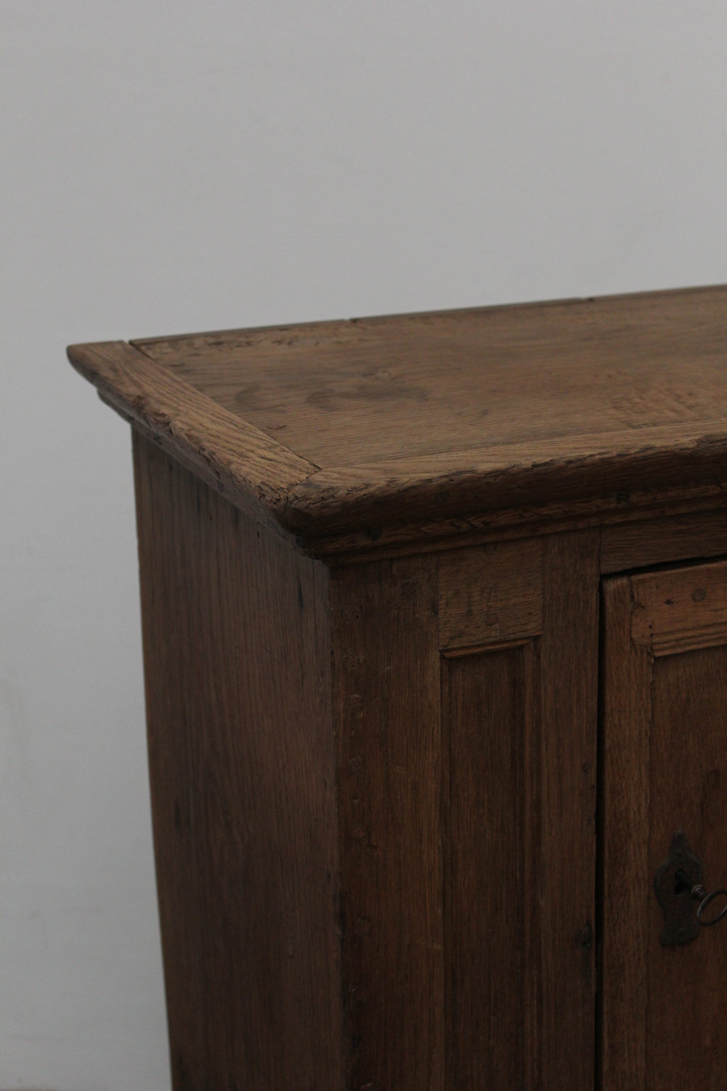 #1166 cabinet