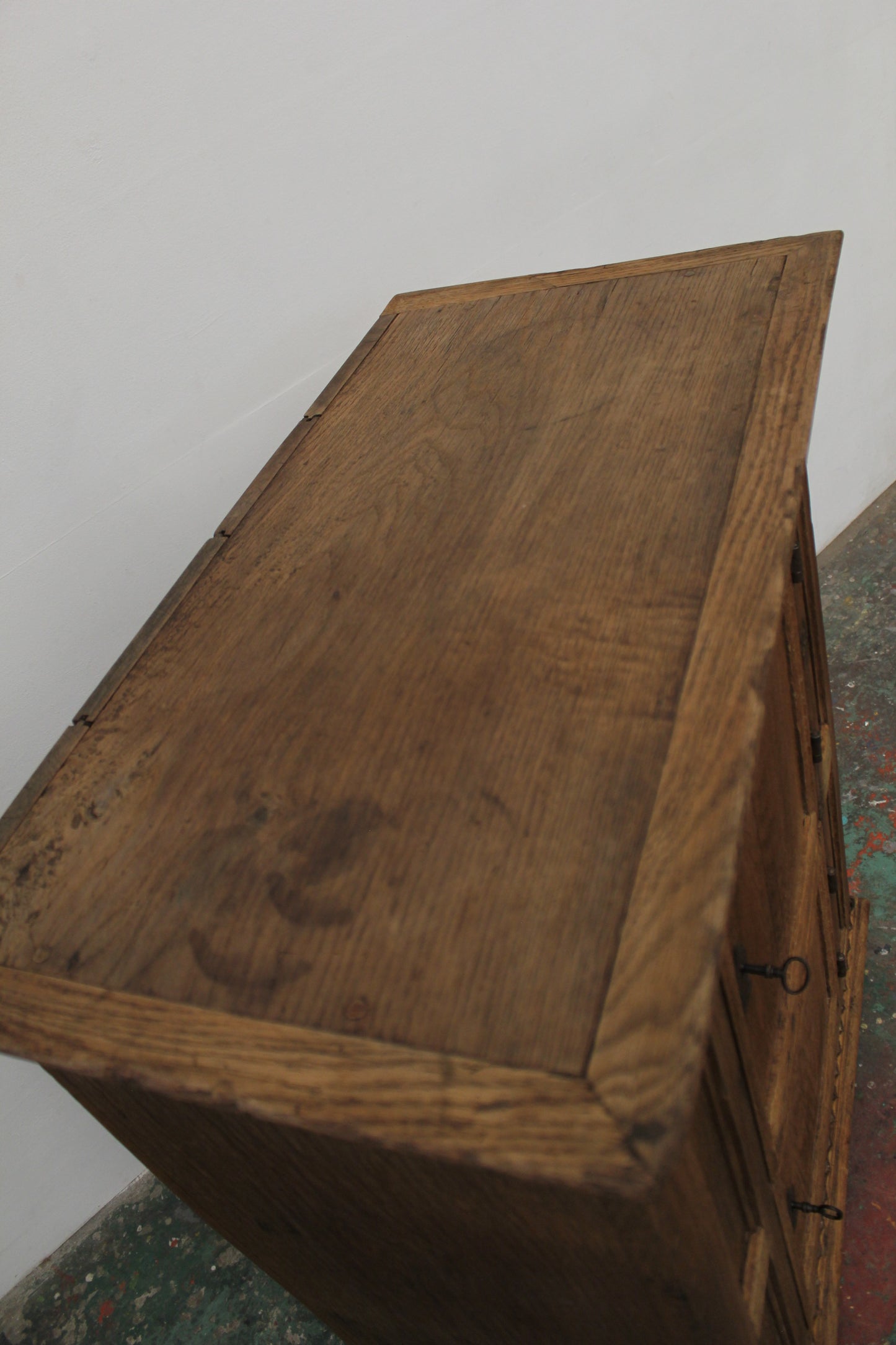 #1166 cabinet