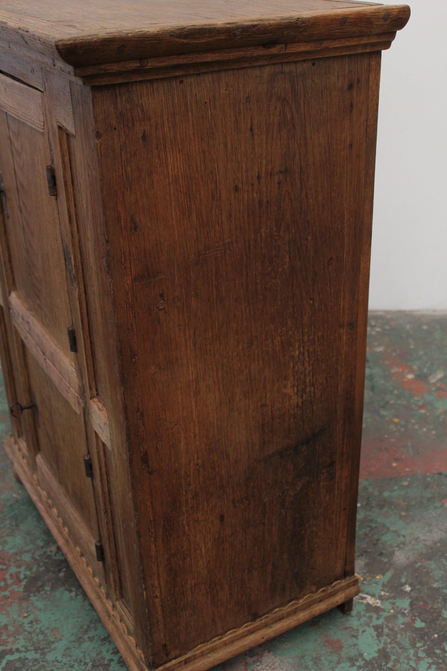 #1166 cabinet