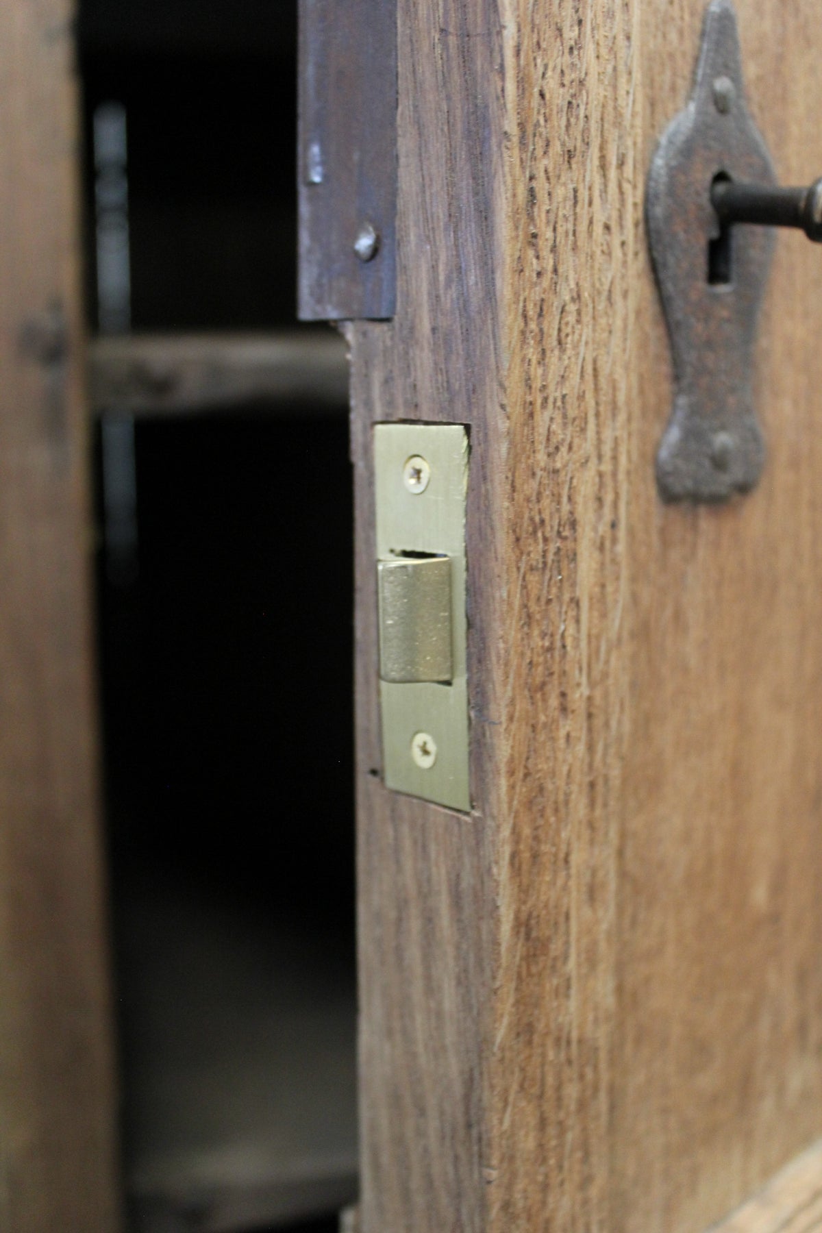 #1166 cabinet